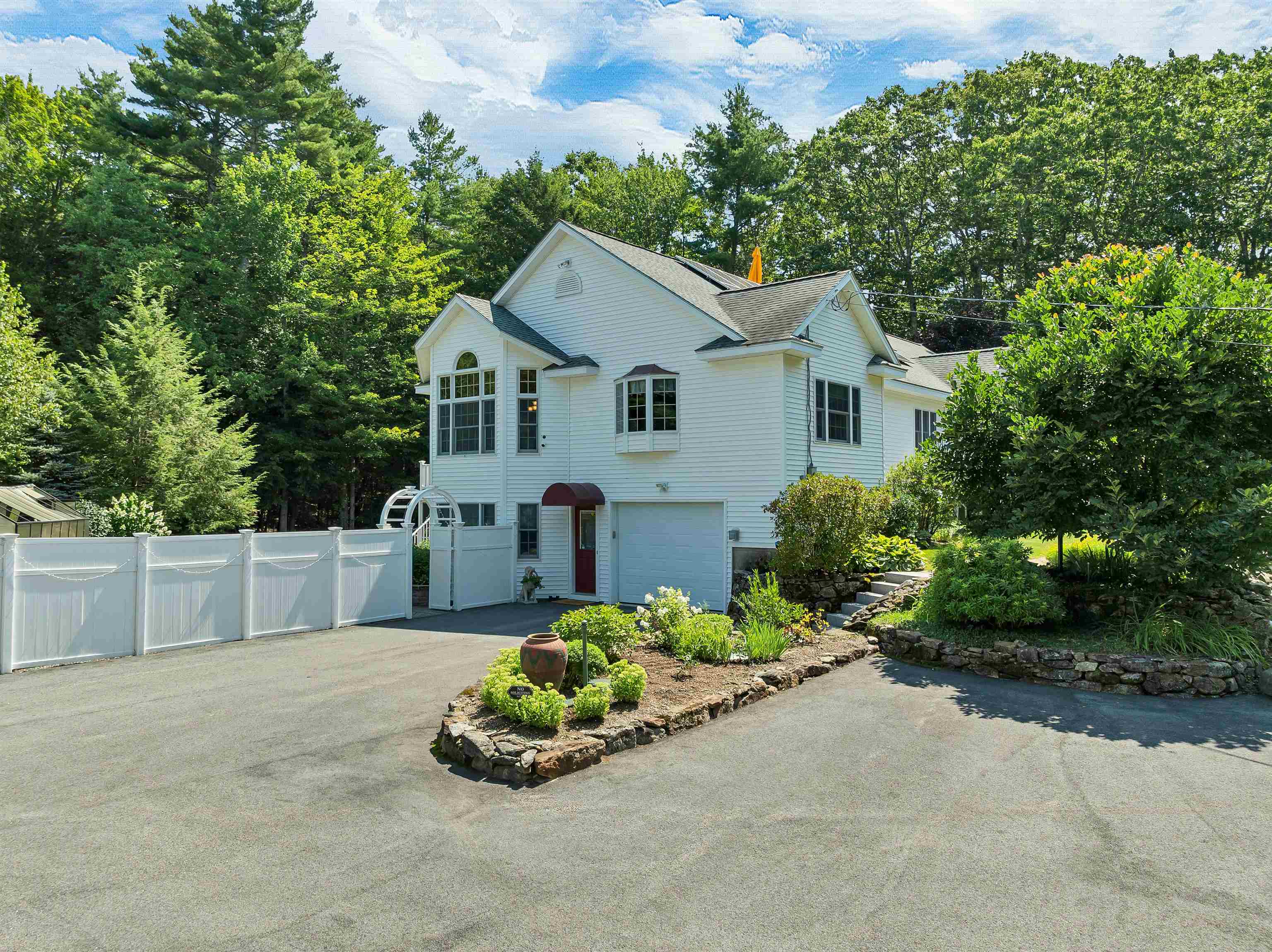 143 Middle Road Property Photo 4