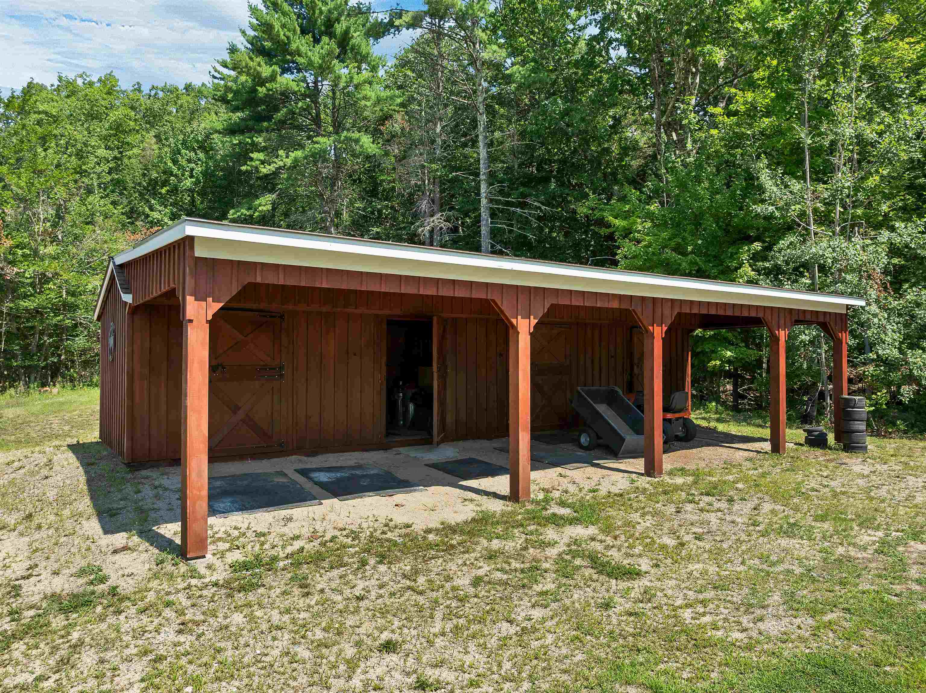143 Middle Road Property Photo 12