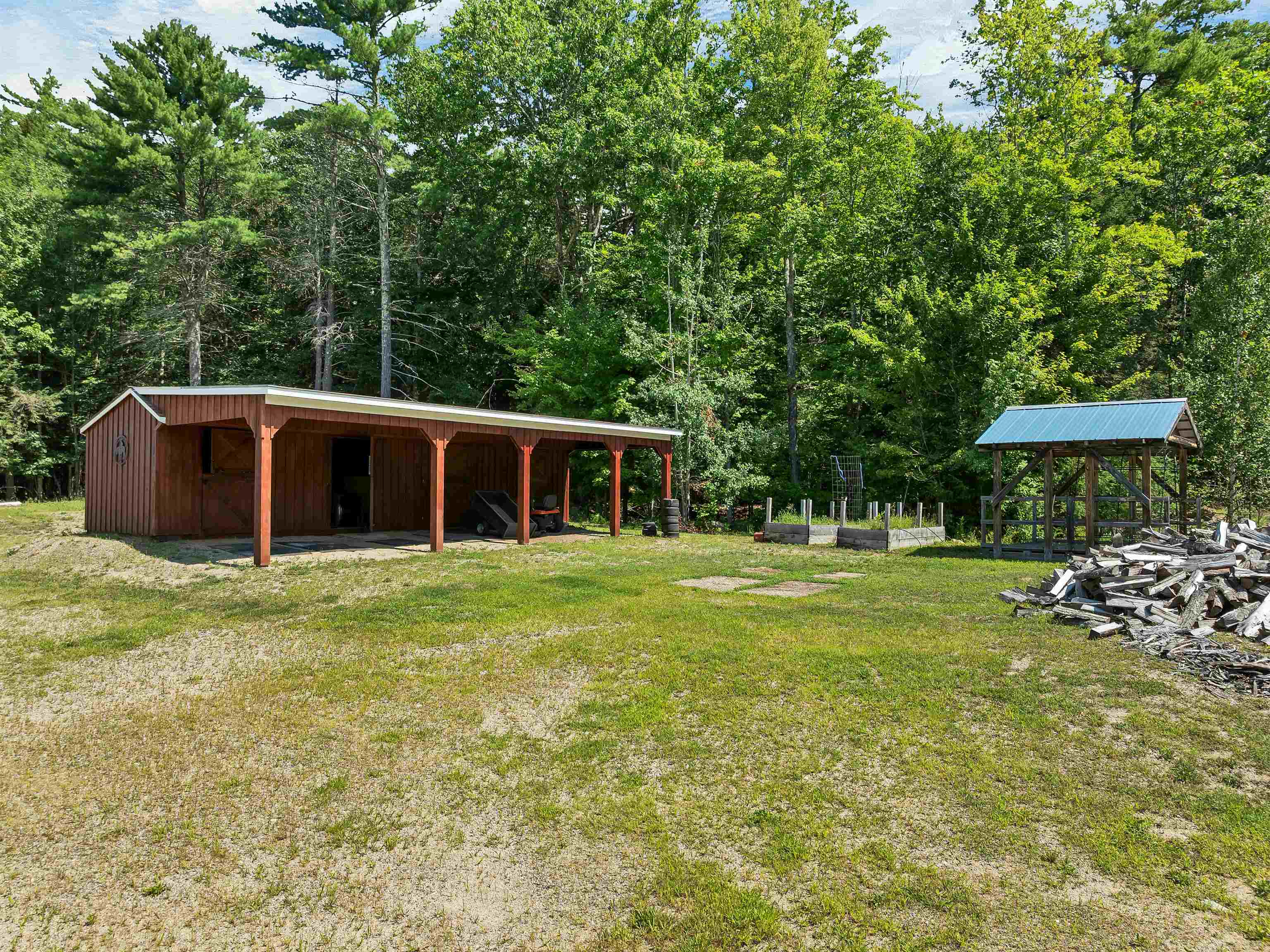 143 Middle Road Property Photo 15