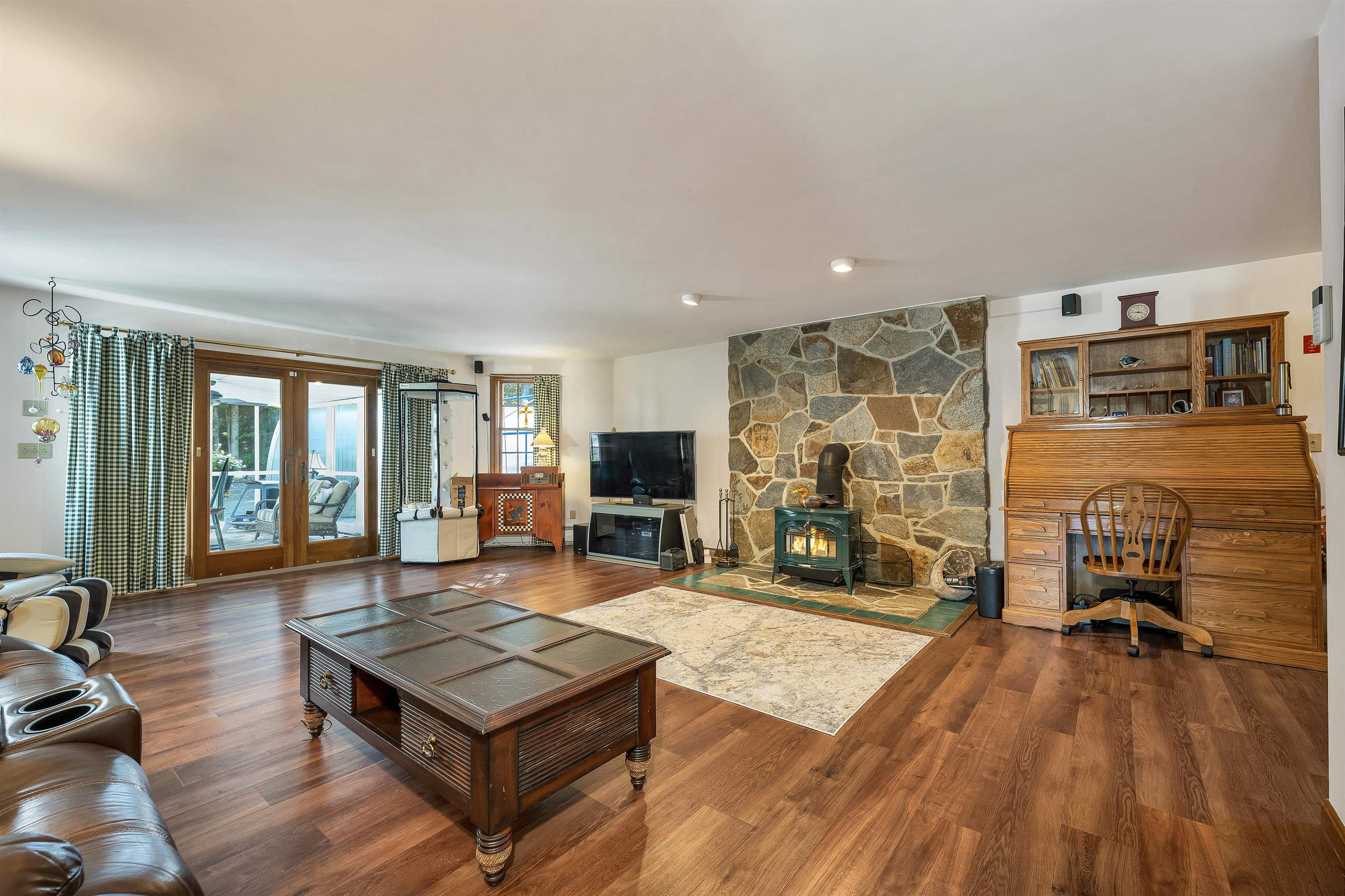 143 Middle Road Property Photo 53