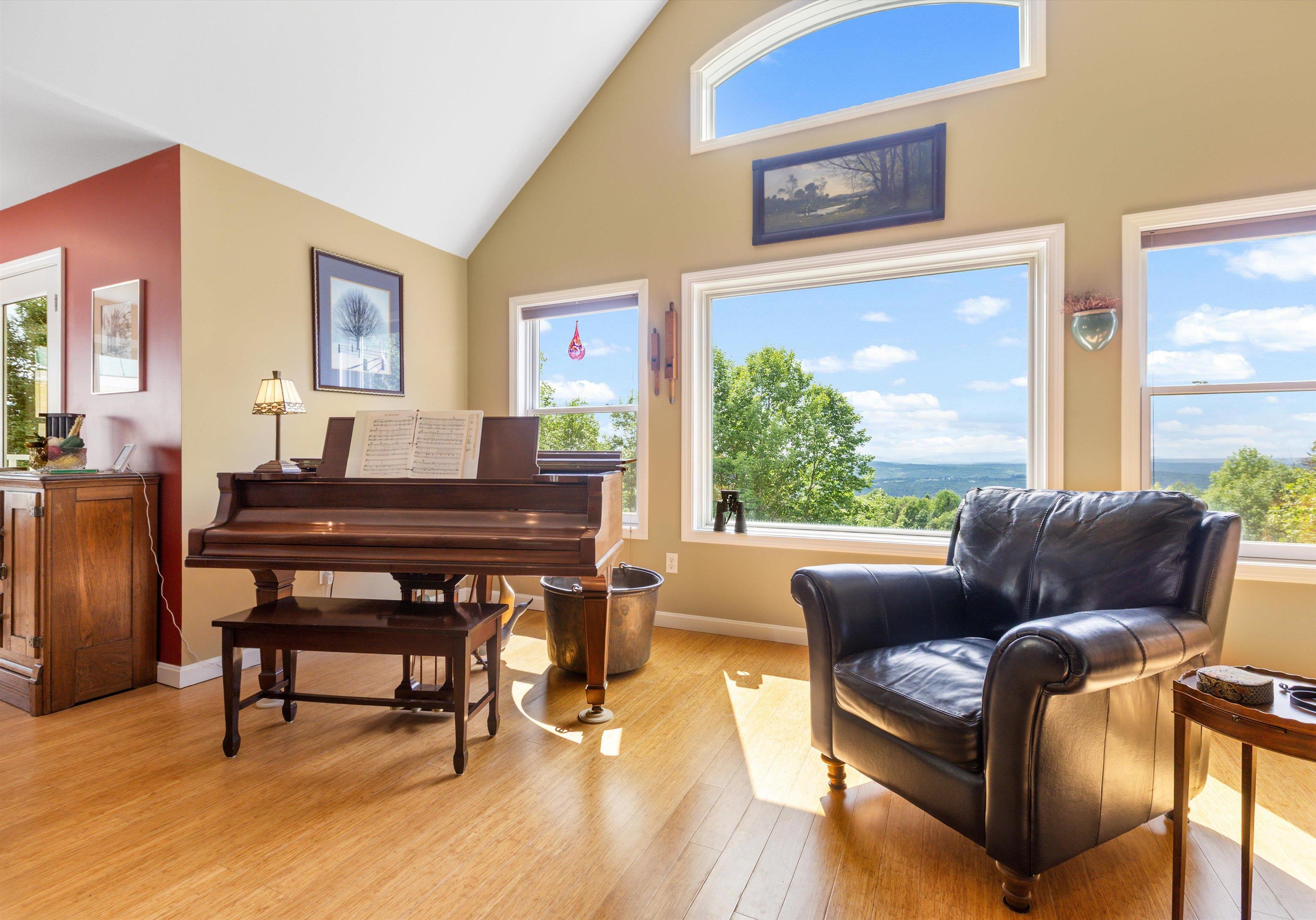 408 Dubray Road Property Photo 14