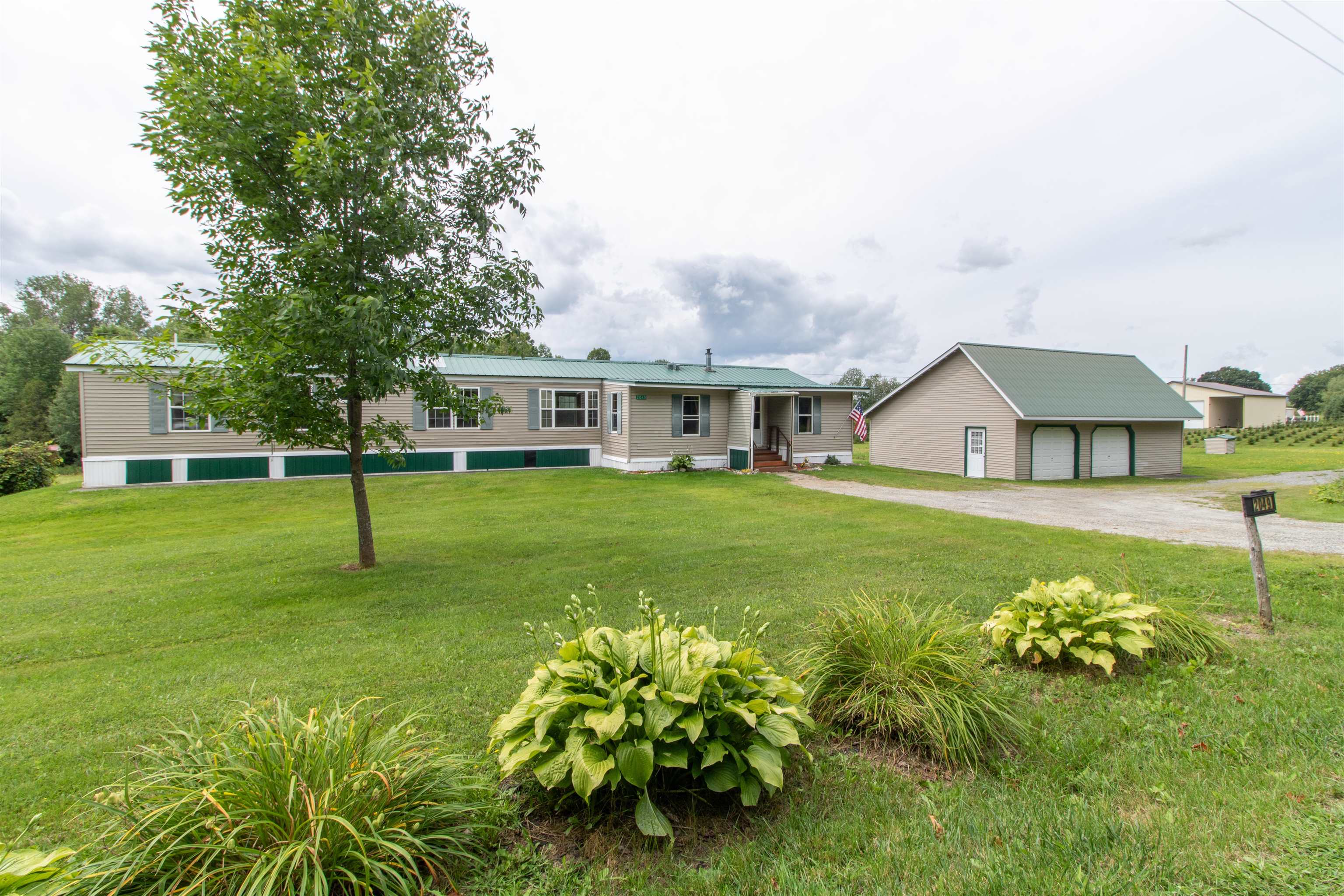 2049 Maple Hill Road Property Photo 1