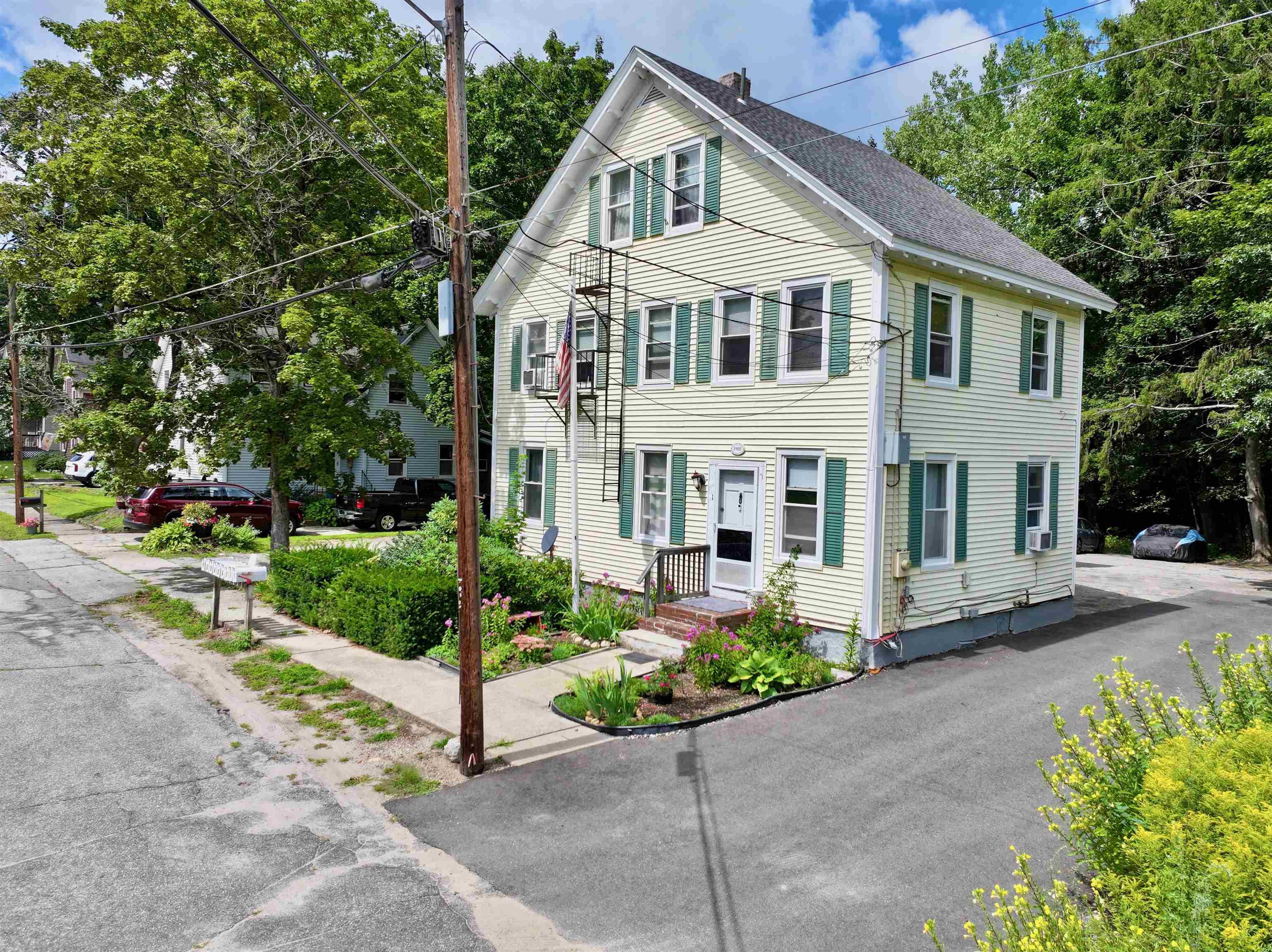 22 Railroad Avenue Property Photo 1