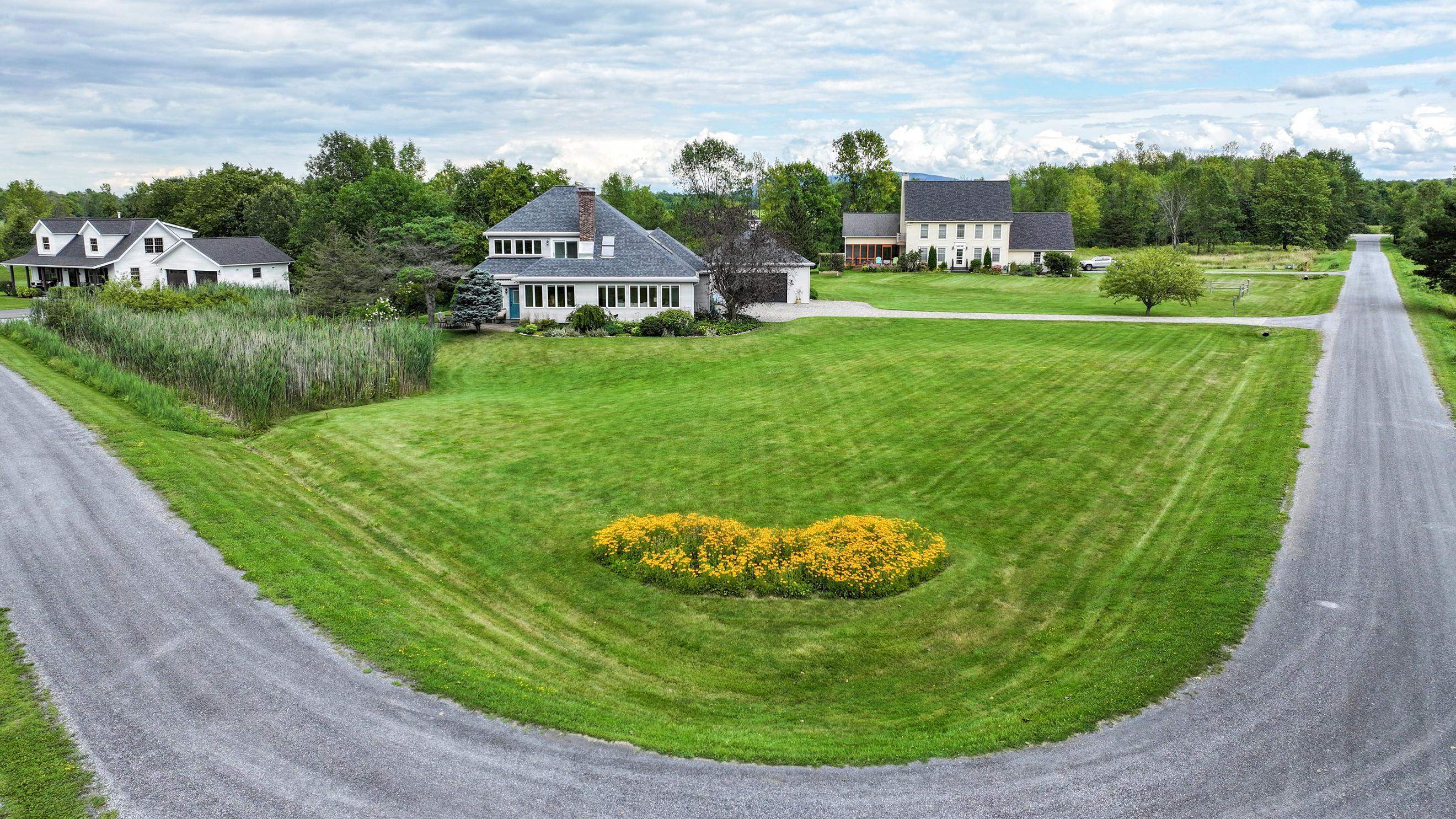 727 Goose Bay Drive Property Photo 8
