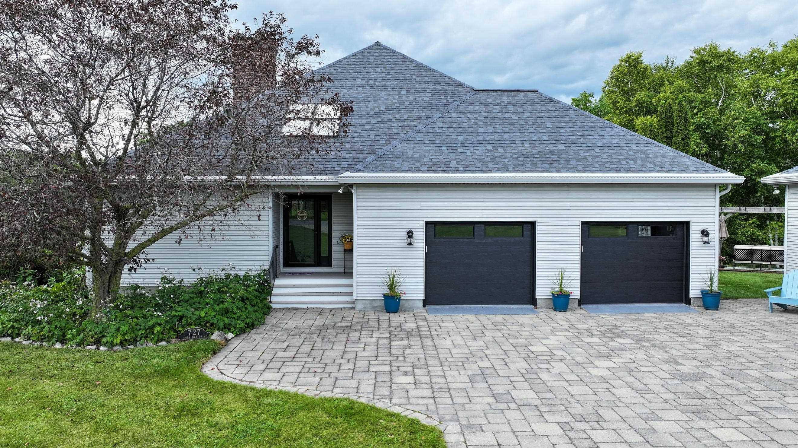 727 Goose Bay Drive Property Photo 11