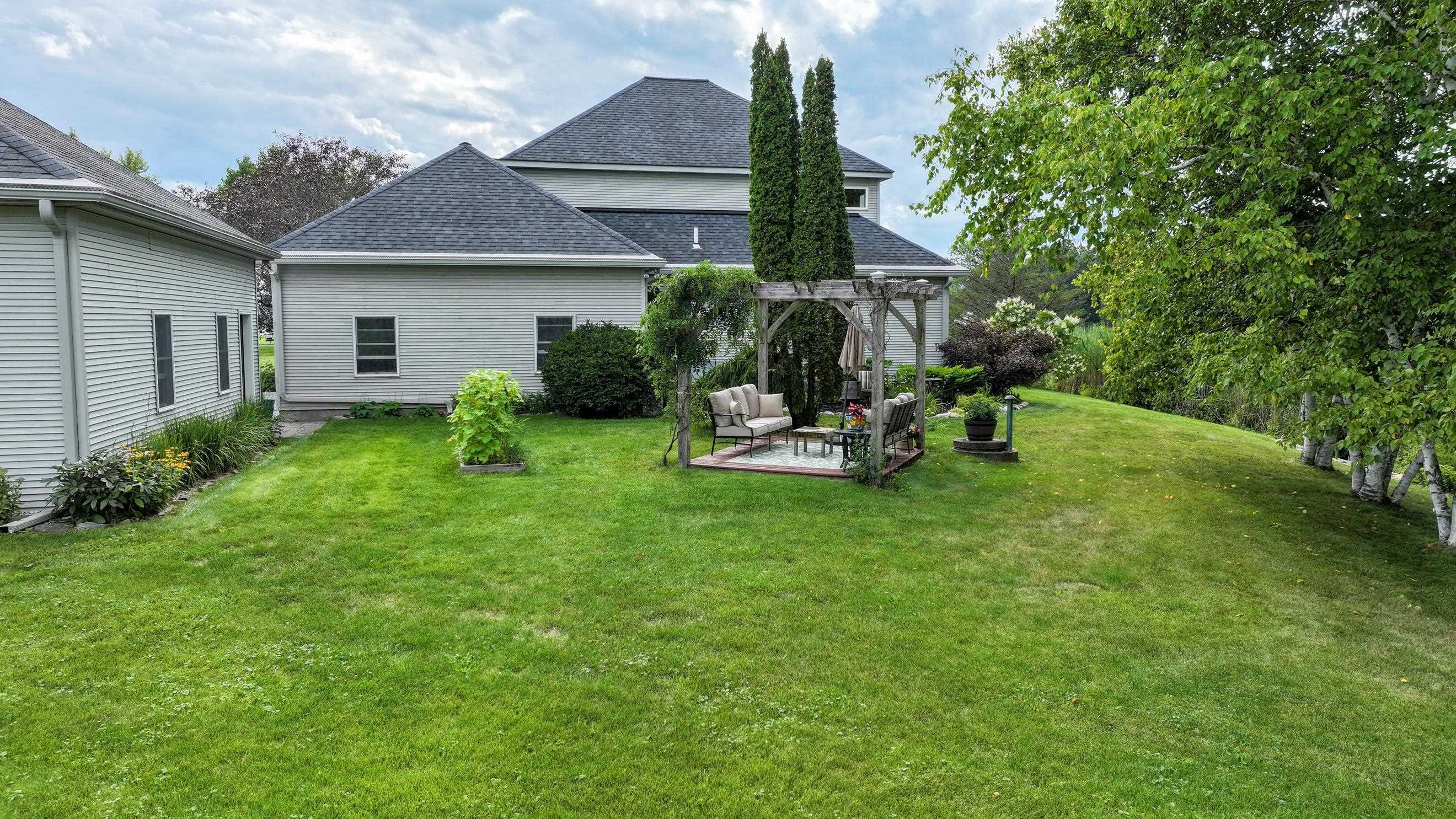 727 Goose Bay Drive Property Photo 13