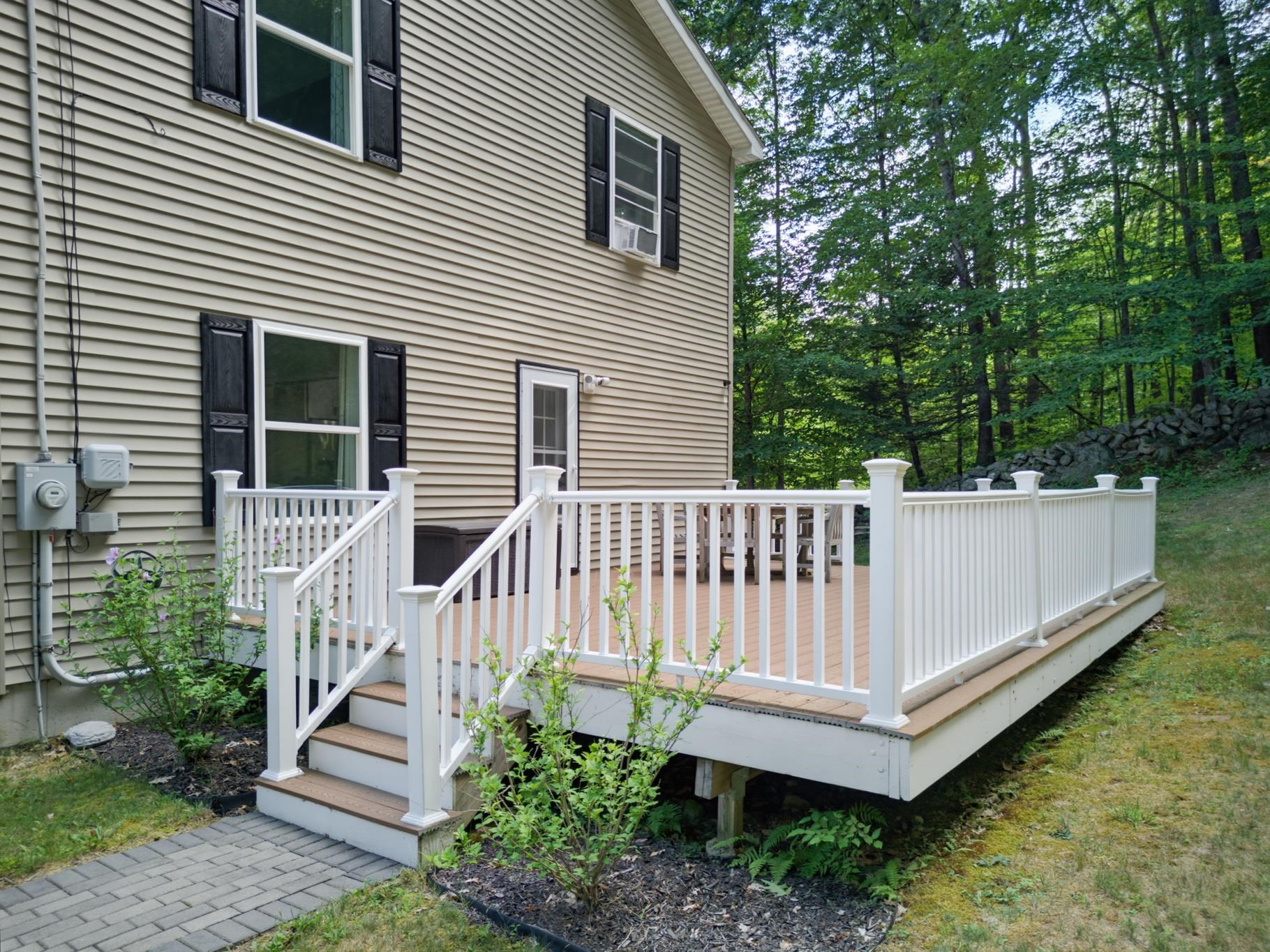 57 Greenleaf Trail Property Photo 9
