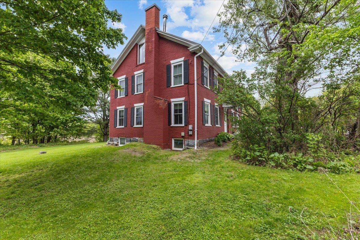 2233 Pucker Street Property Photo 4