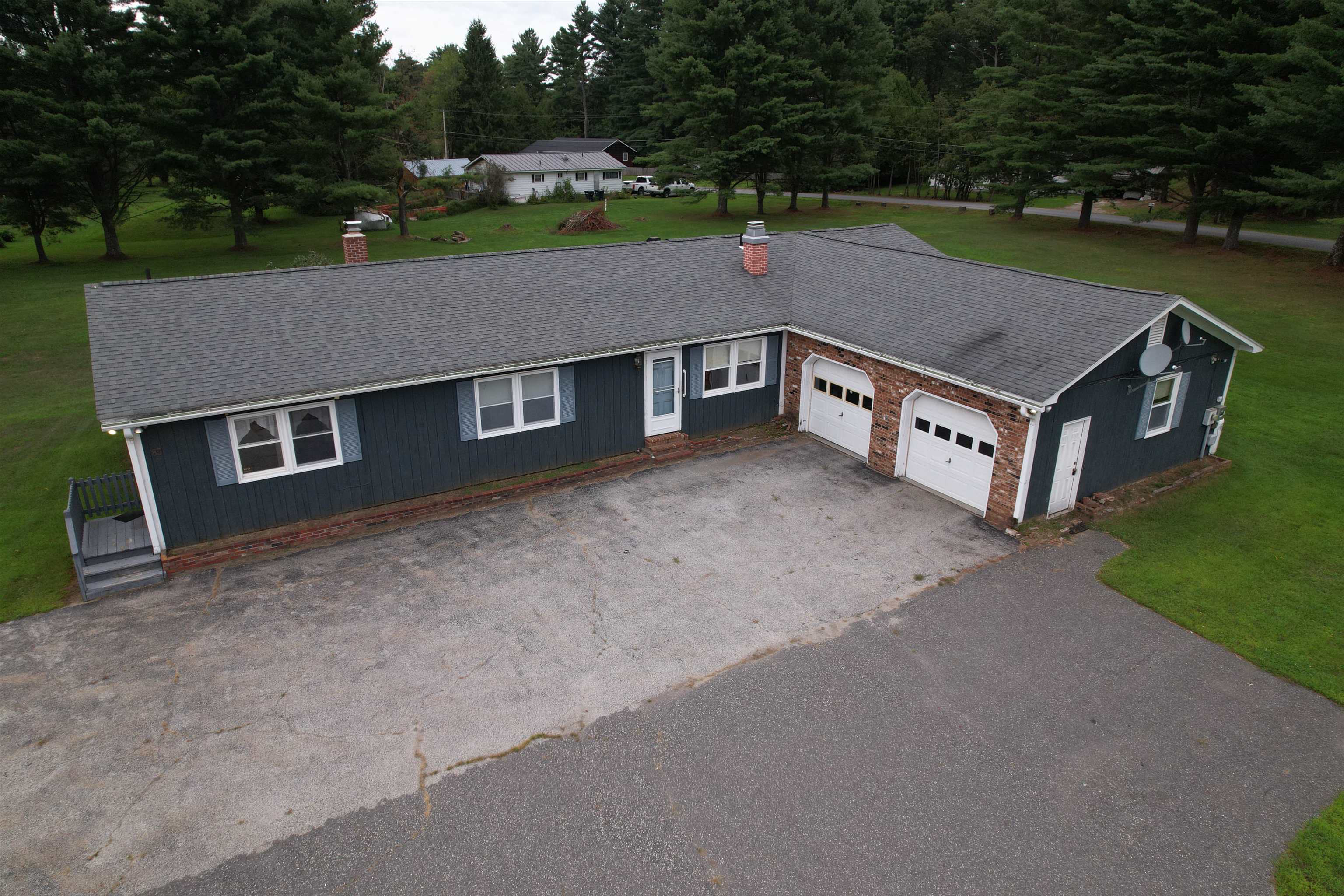 85 Carleton Boulevard Property Photo 1