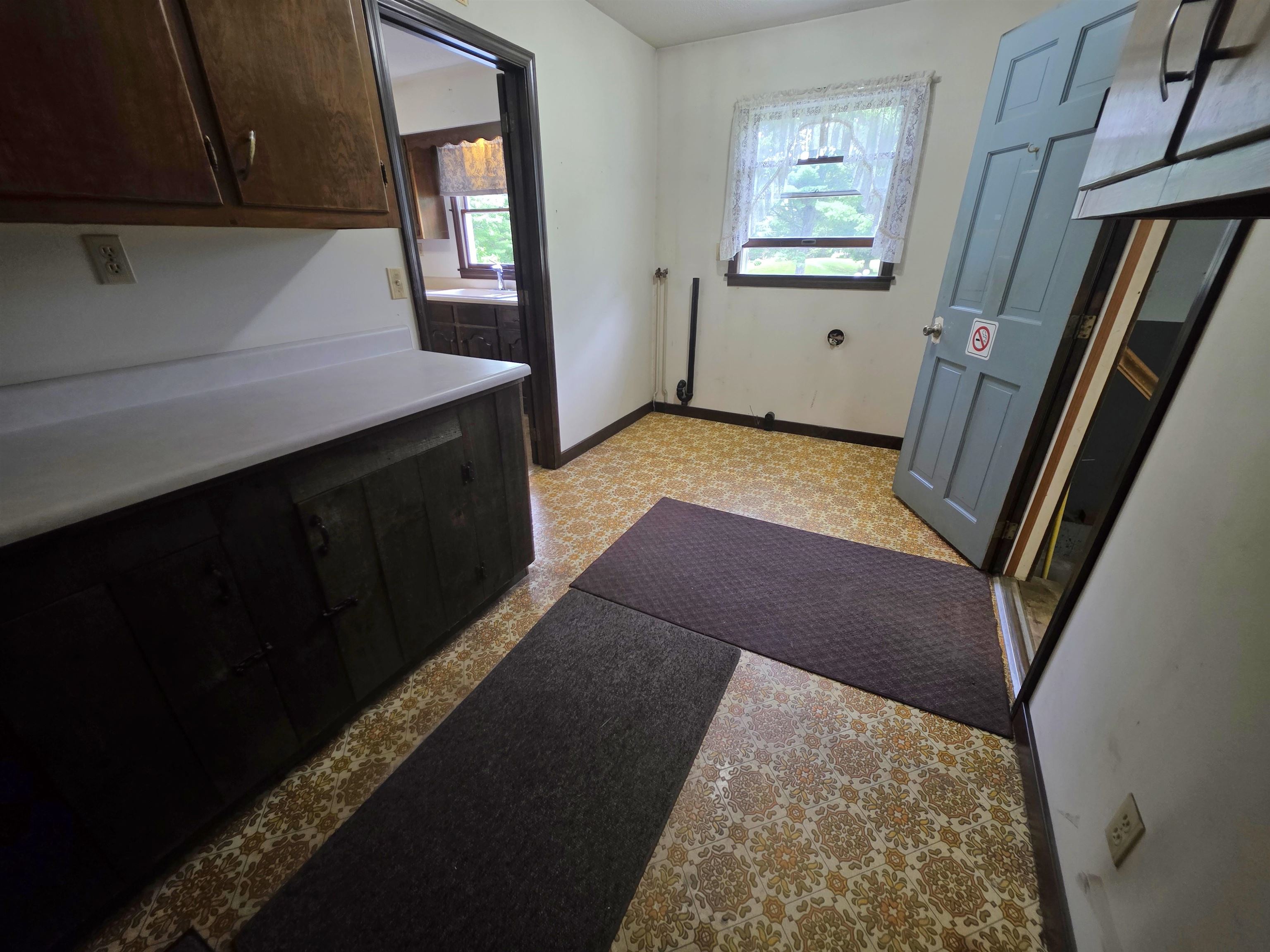 85 Carleton Boulevard Property Photo 6
