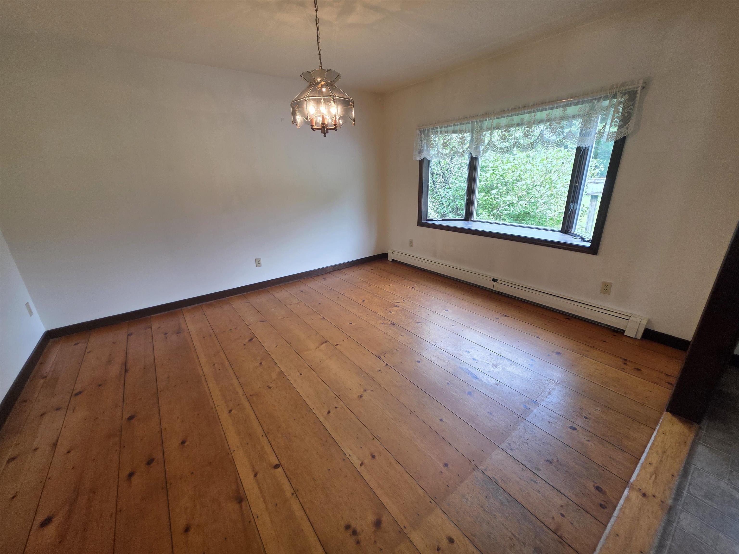 85 Carleton Boulevard Property Photo 9