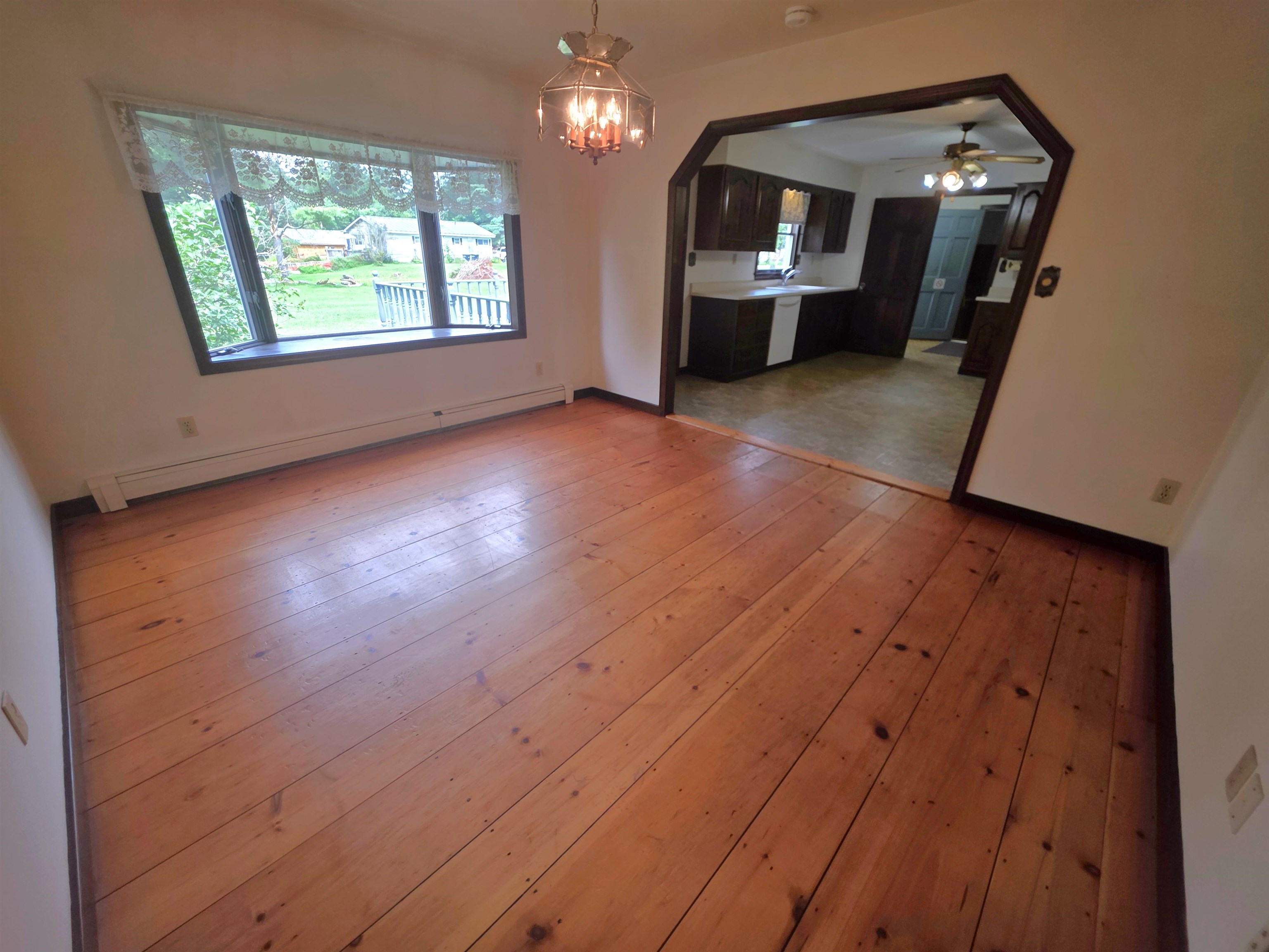 85 Carleton Boulevard Property Photo 11