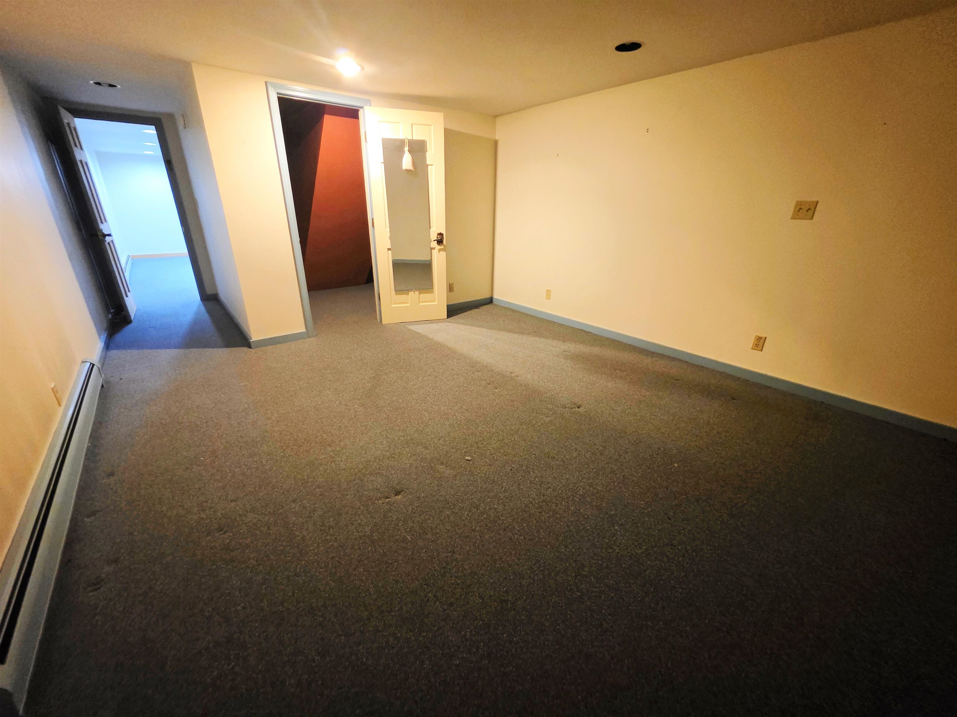85 Carleton Boulevard Property Photo 33