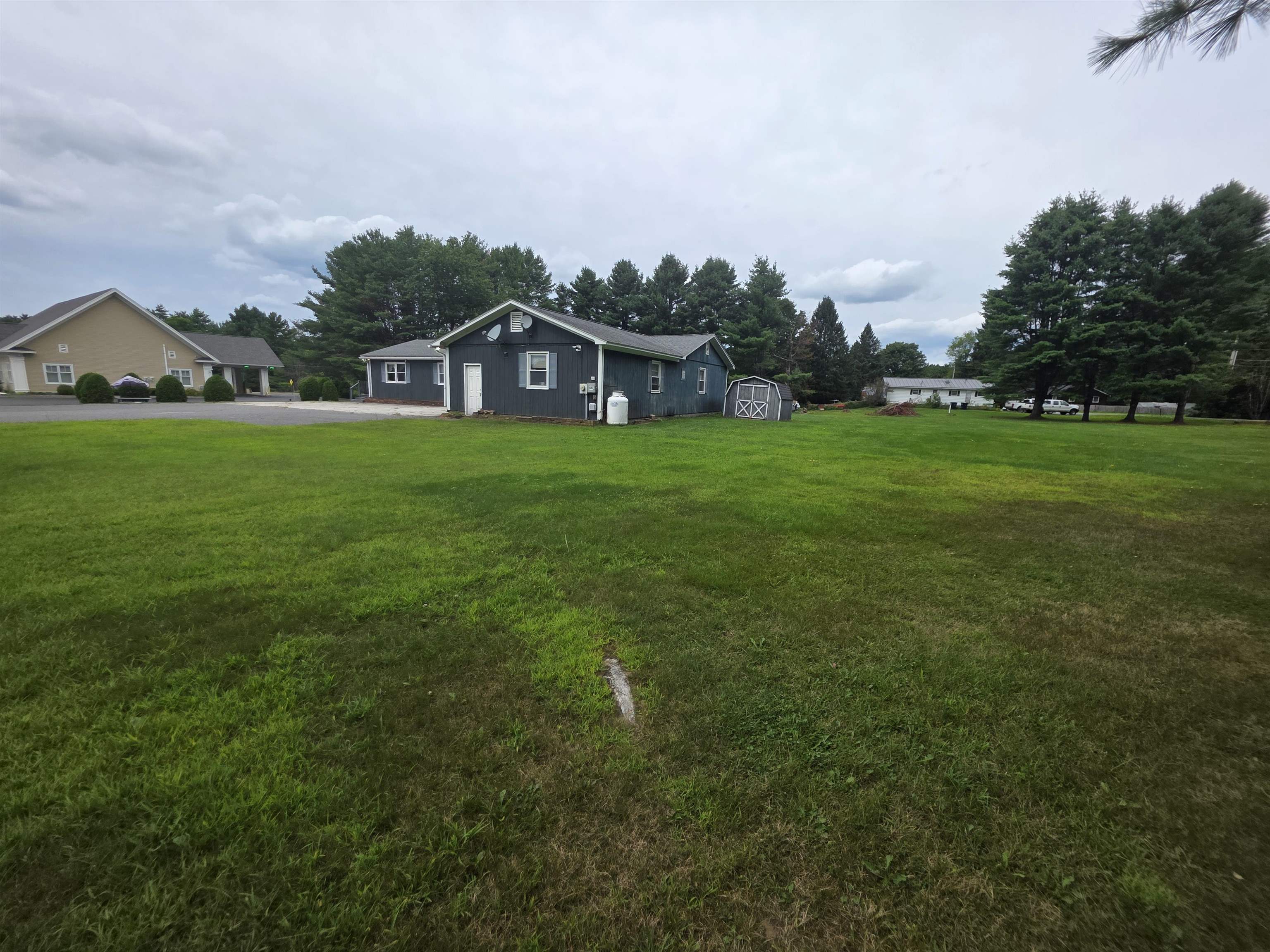 85 Carleton Boulevard Property Photo 42