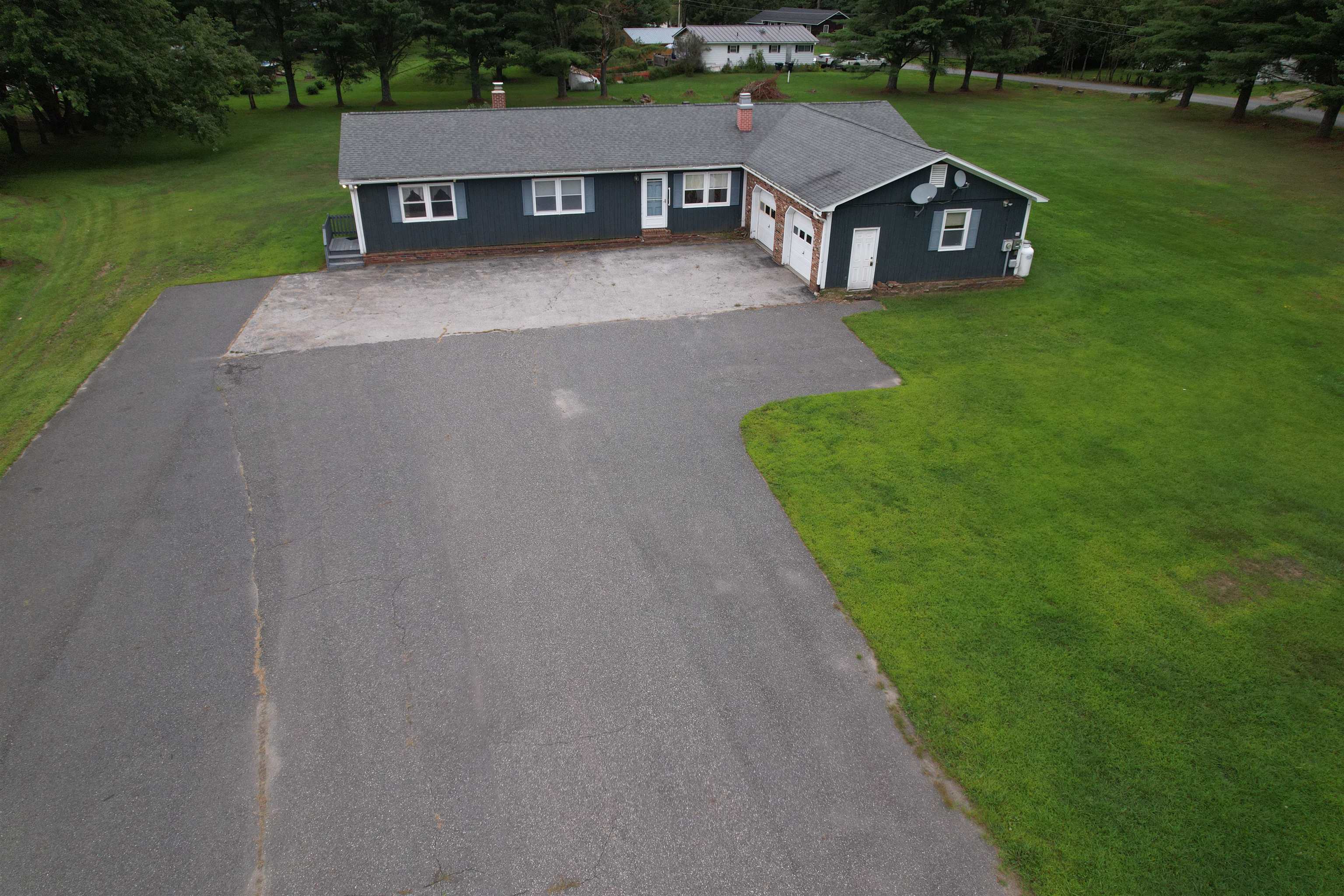 85 Carleton Boulevard Property Photo 53