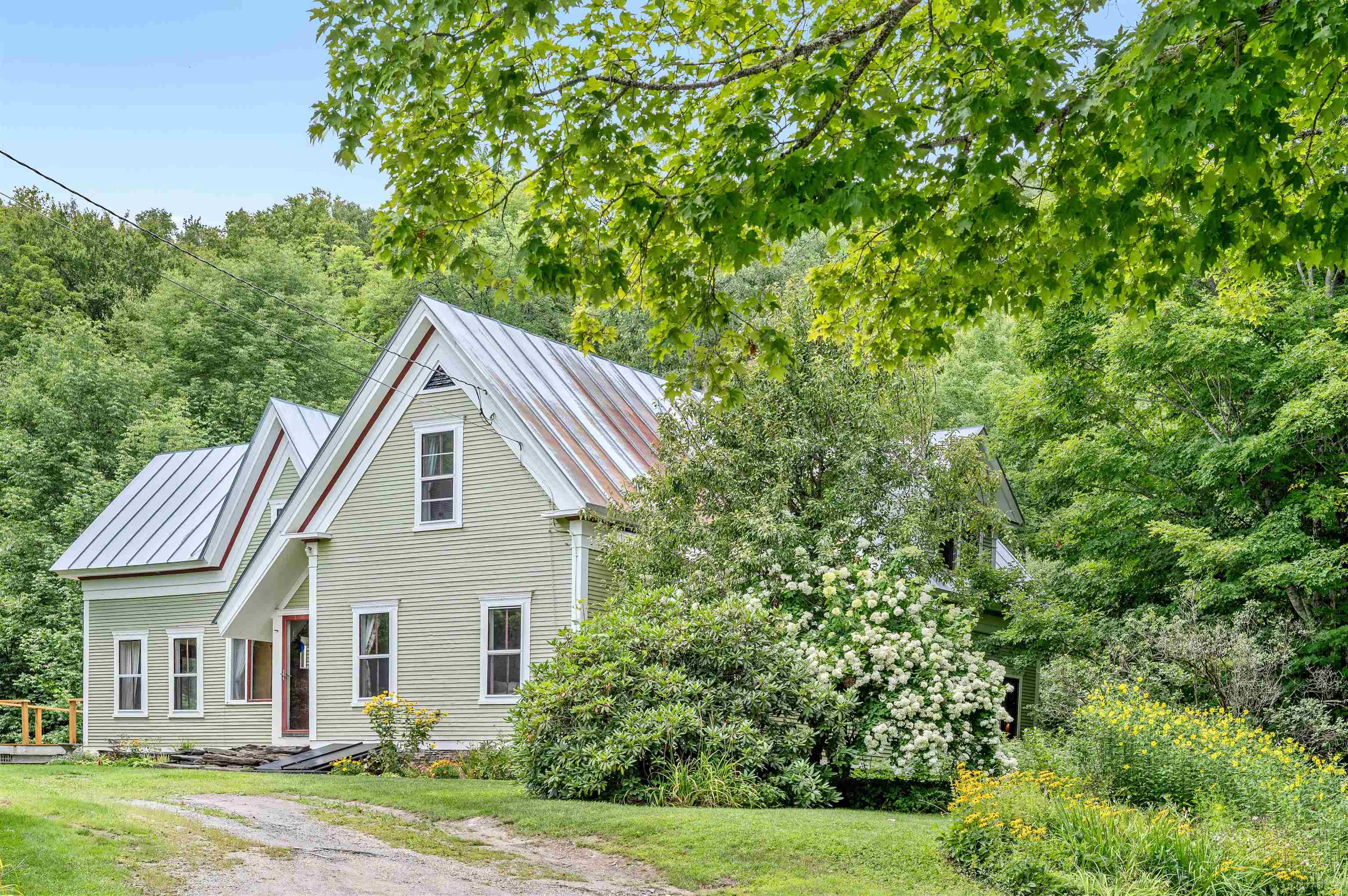 711 Scribner Road Property Photo 3