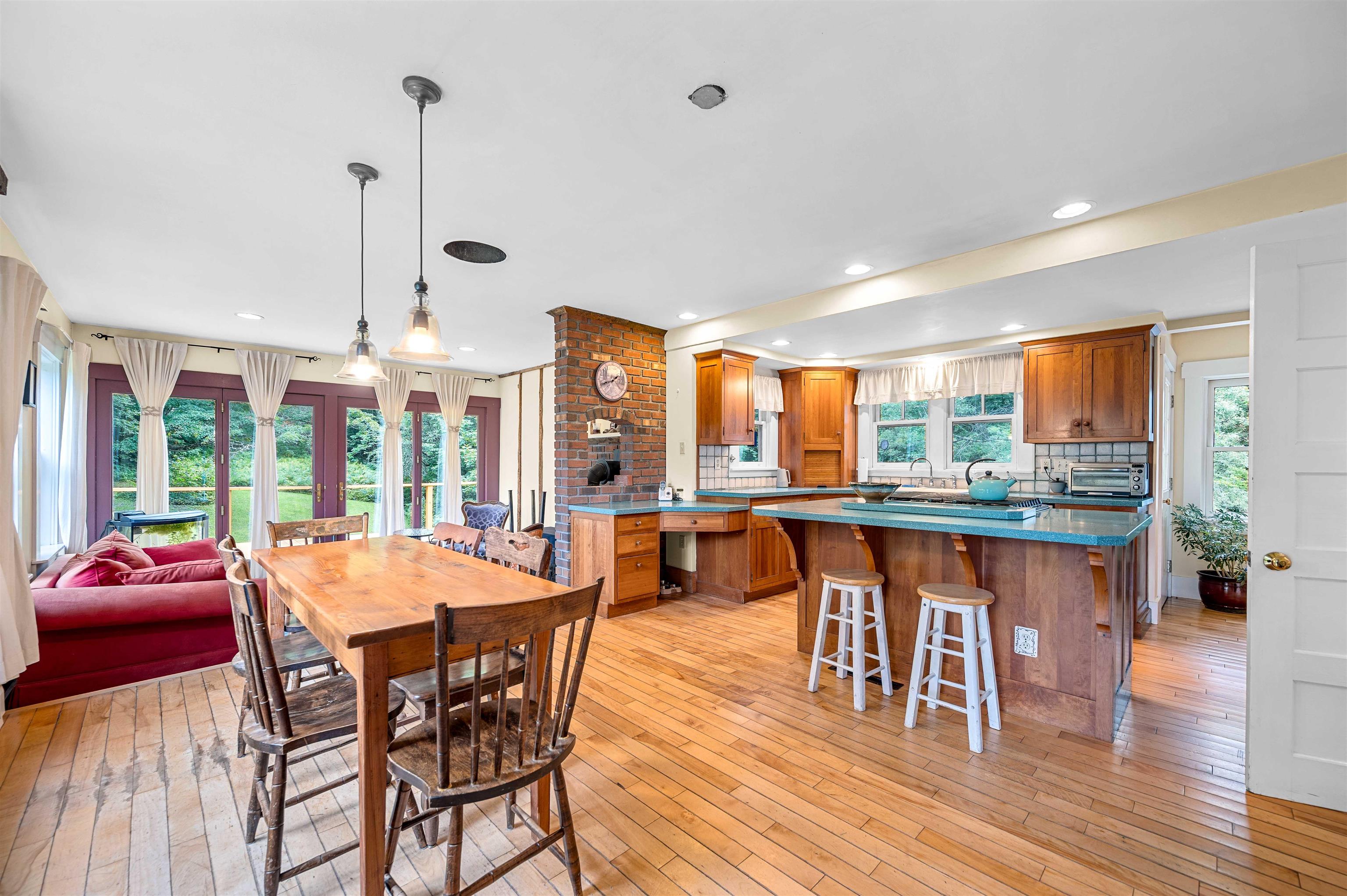 711 Scribner Road Property Photo 8
