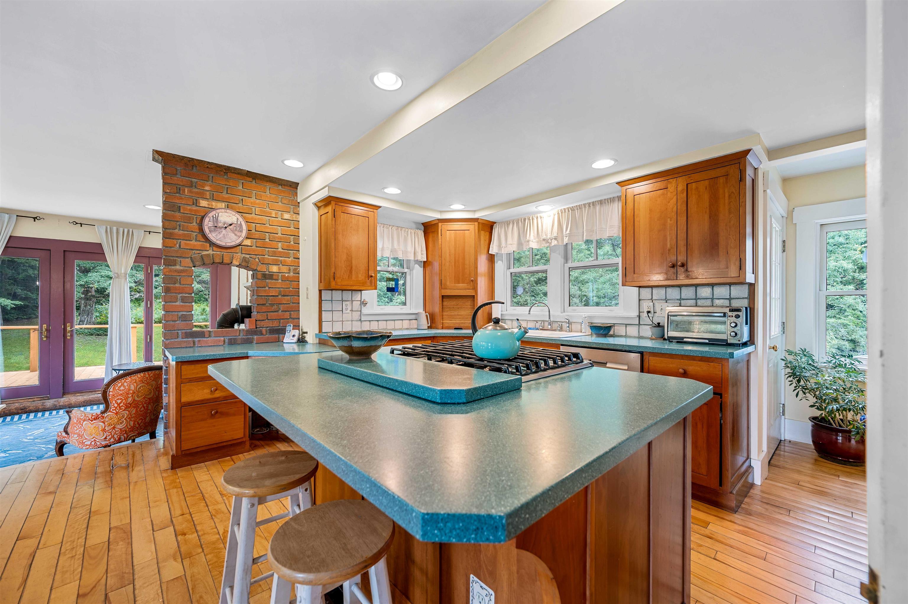 711 Scribner Road Property Photo 15