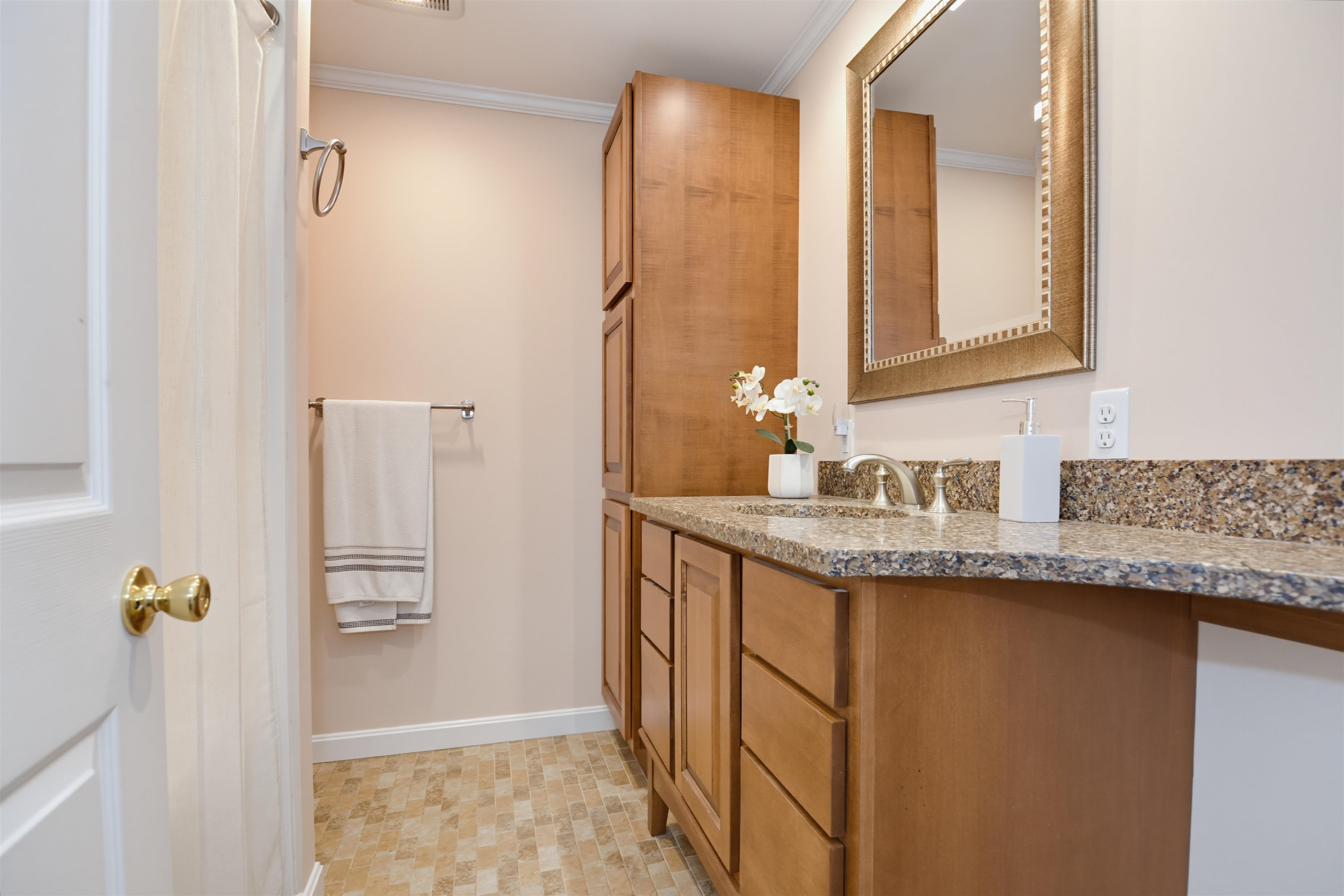 17 Olde English Road Property Photo 24