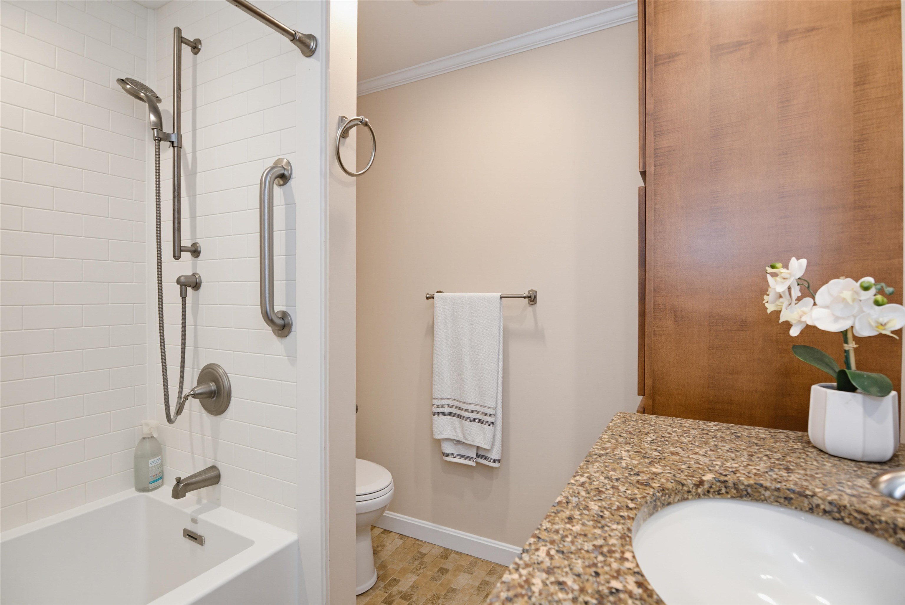 17 Olde English Road Property Photo 25