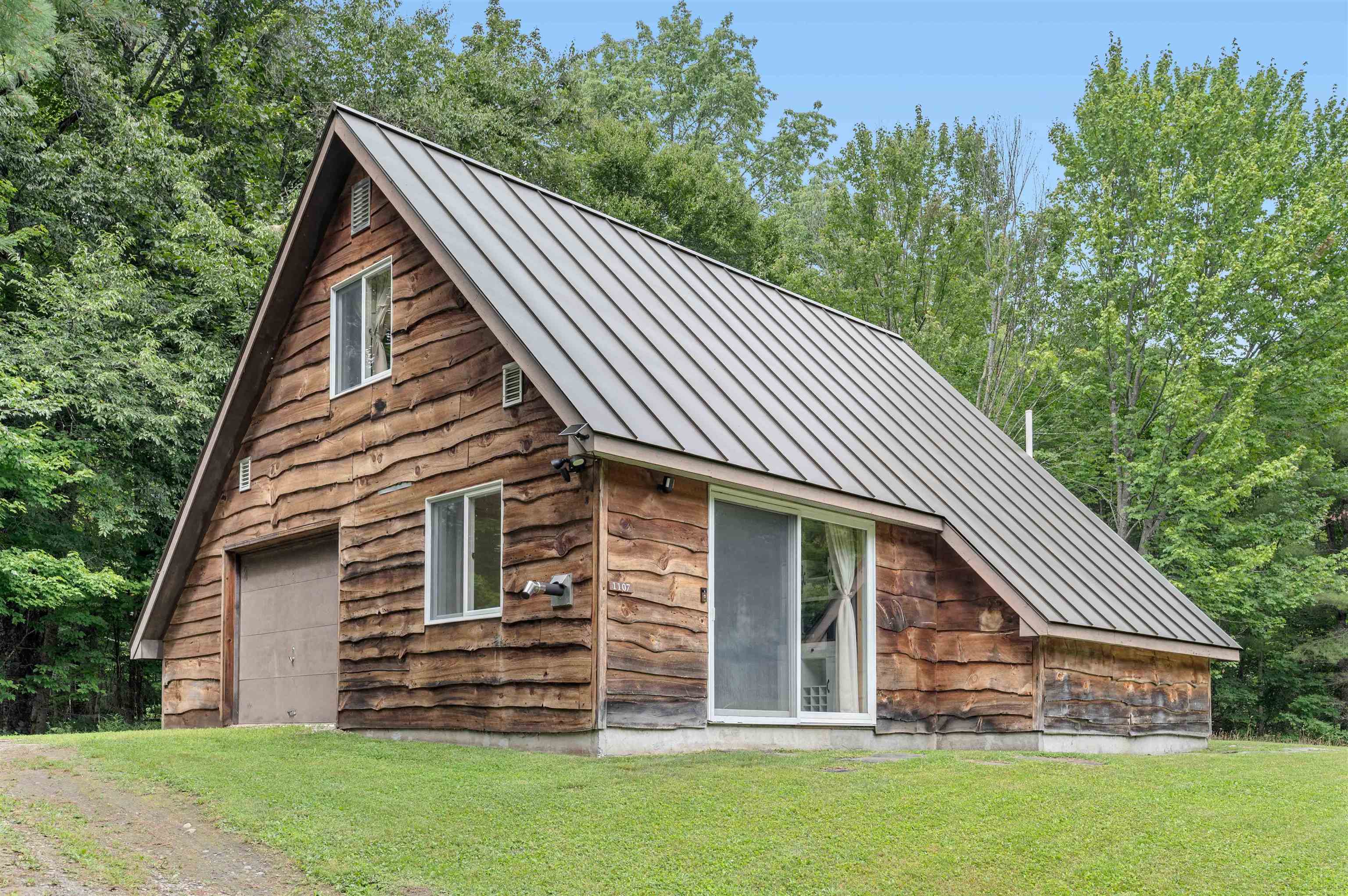 1107 Apple Hill Road Property Photo 1
