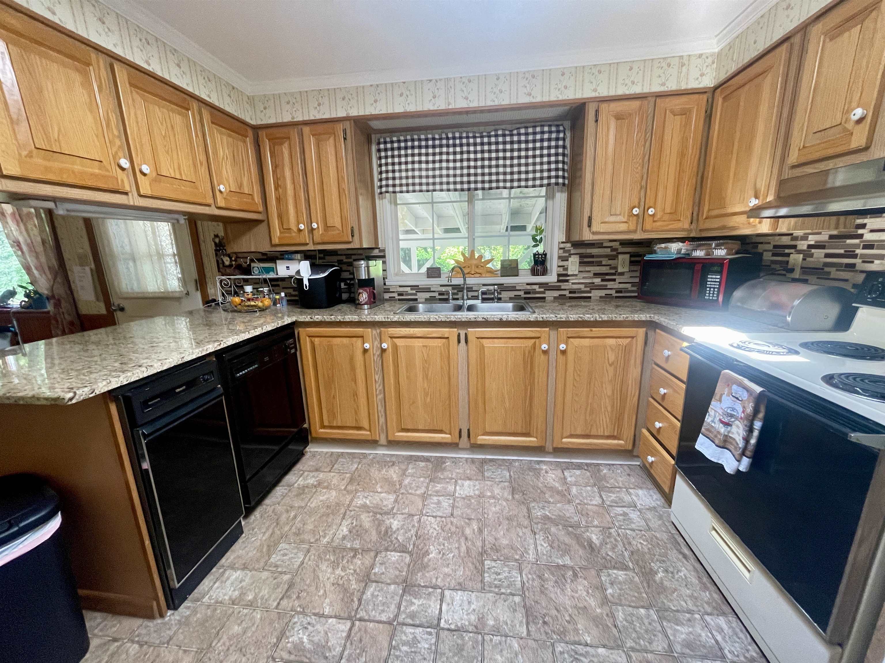 207 Donald Drive Property Photo 6