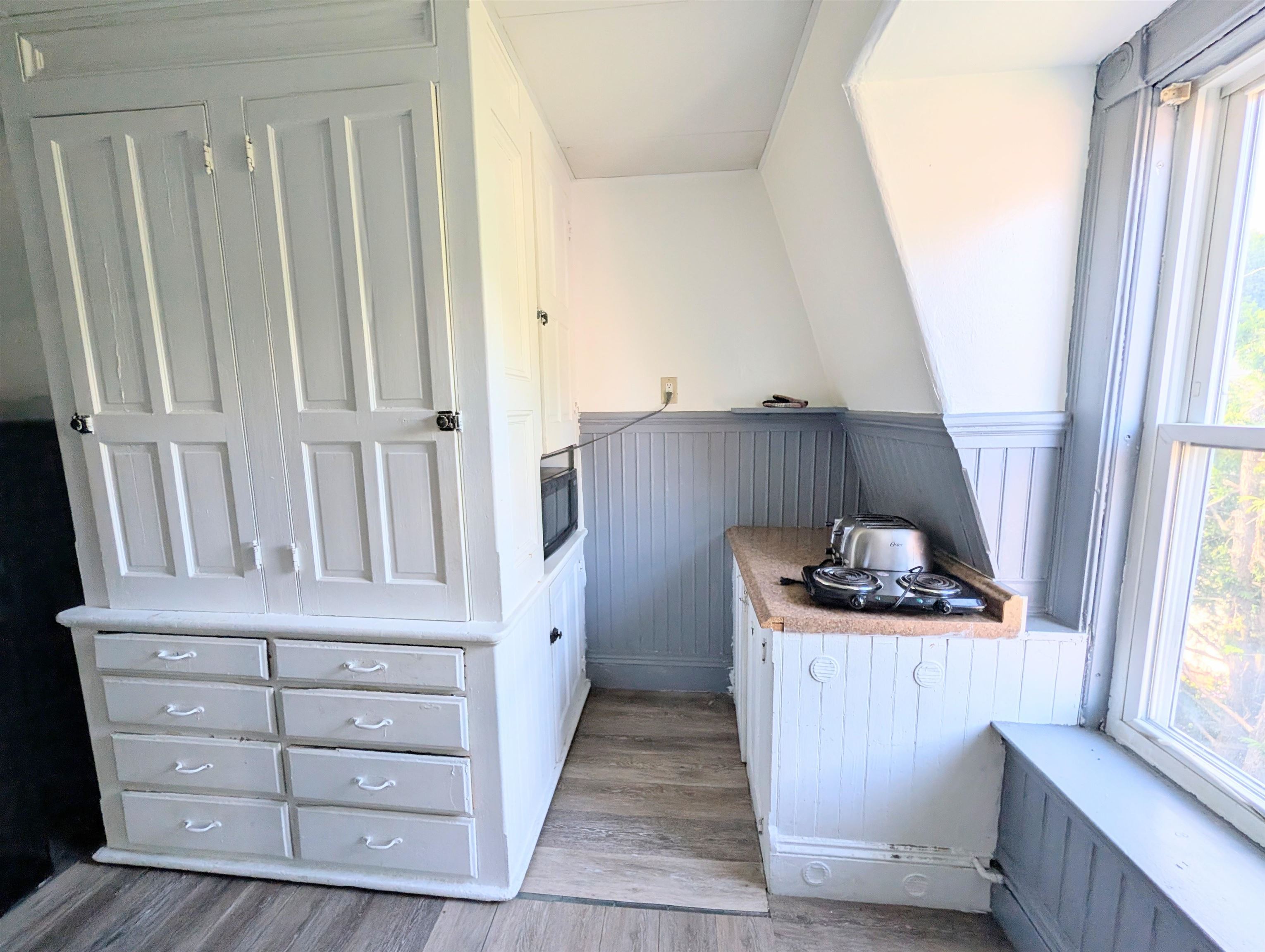 400 Cliff Street Property Photo 13
