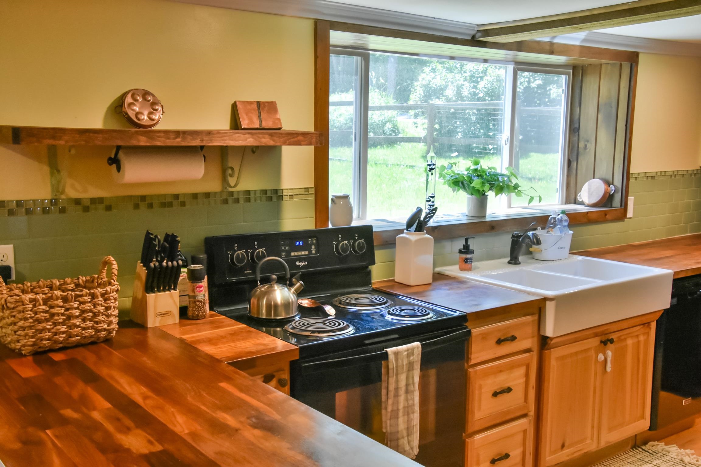 112 Johnson Road Property Photo 6