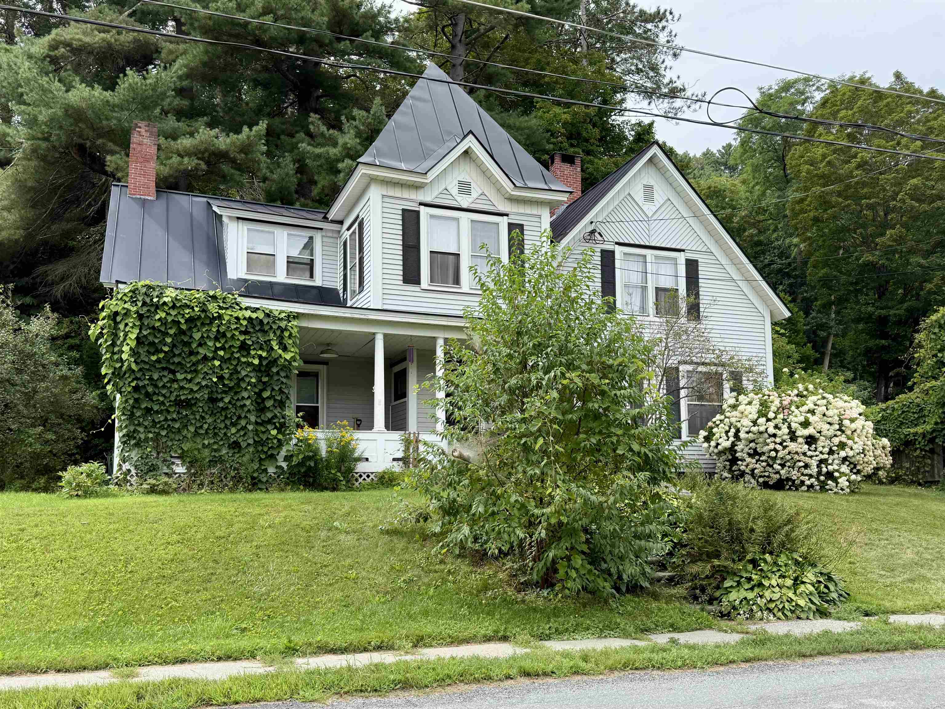 190 Pleasant Street Property Photo 2