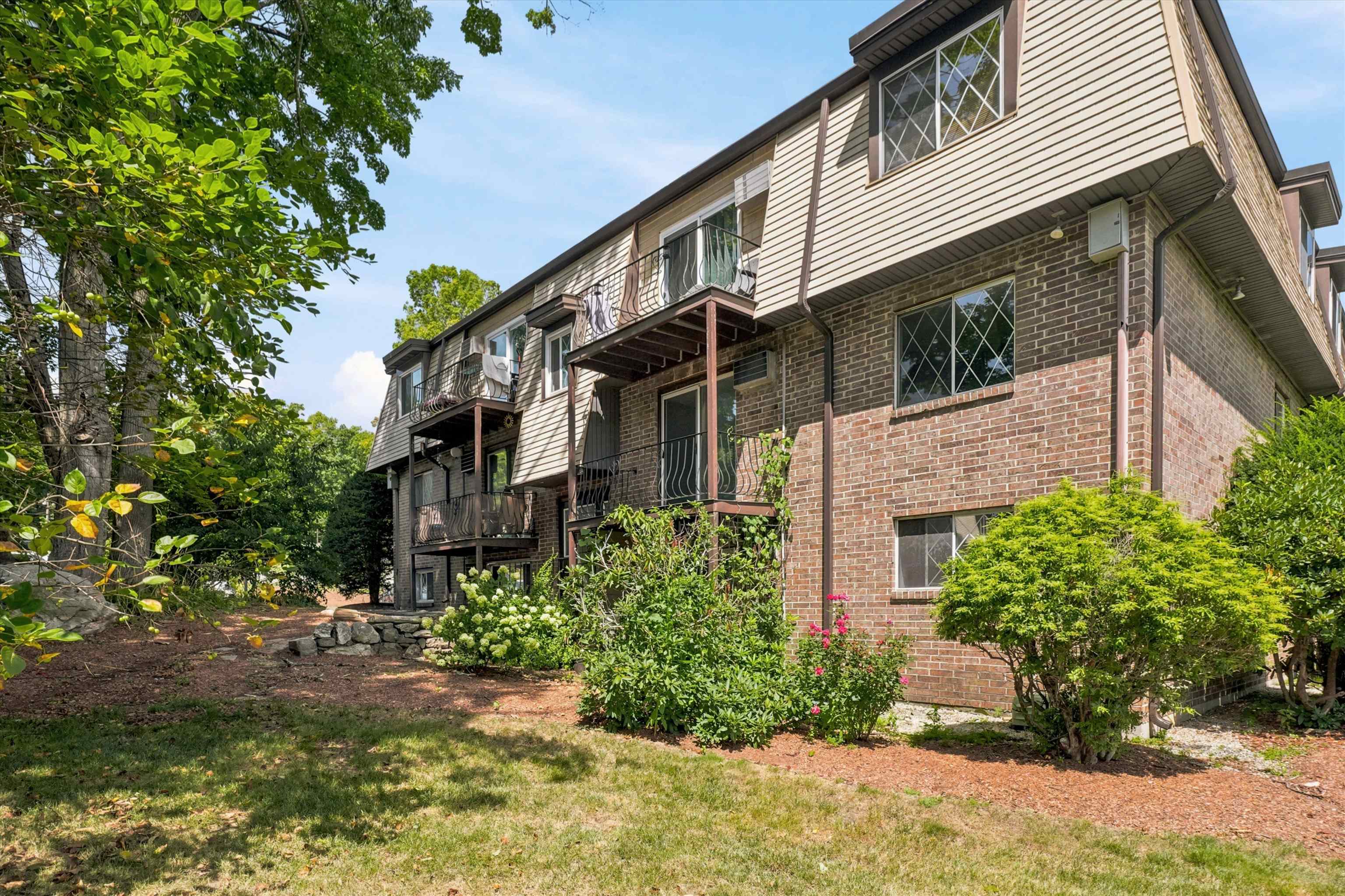 2 Silvestri Circle Property Photo 1