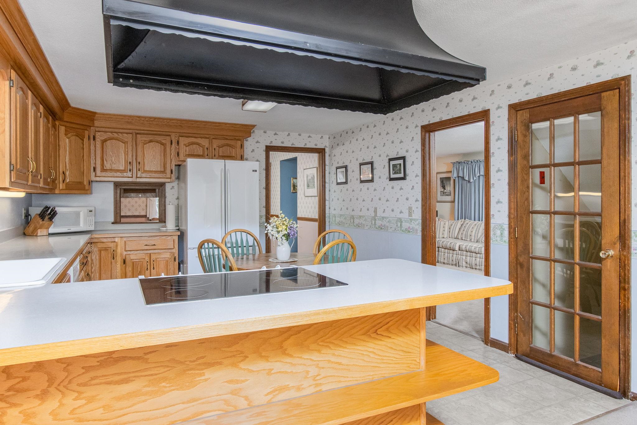 8 Lantern Lane Property Photo 11