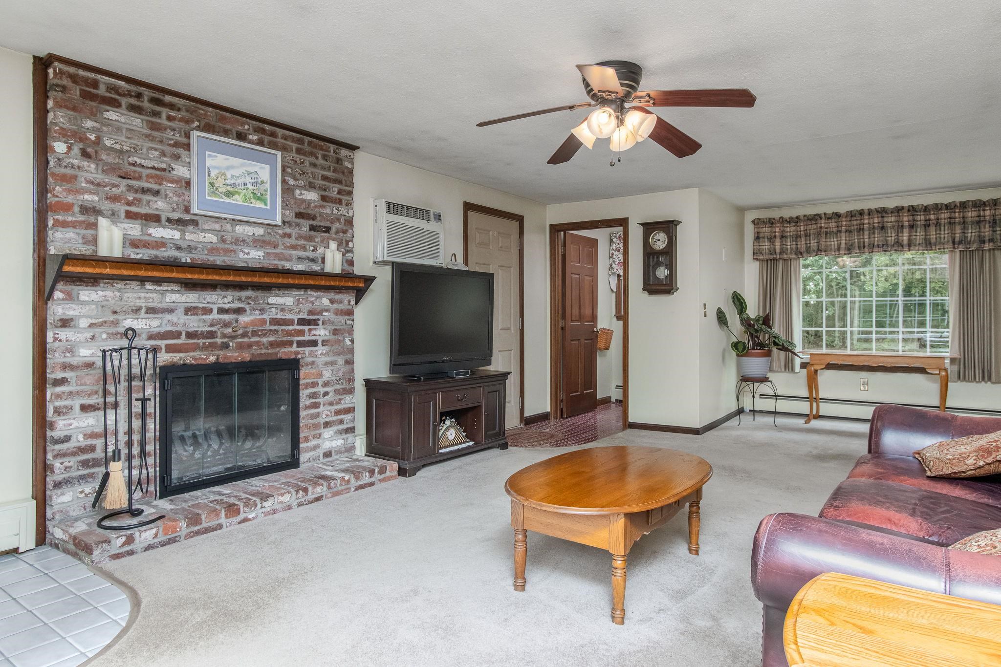 8 Lantern Lane Property Photo 17