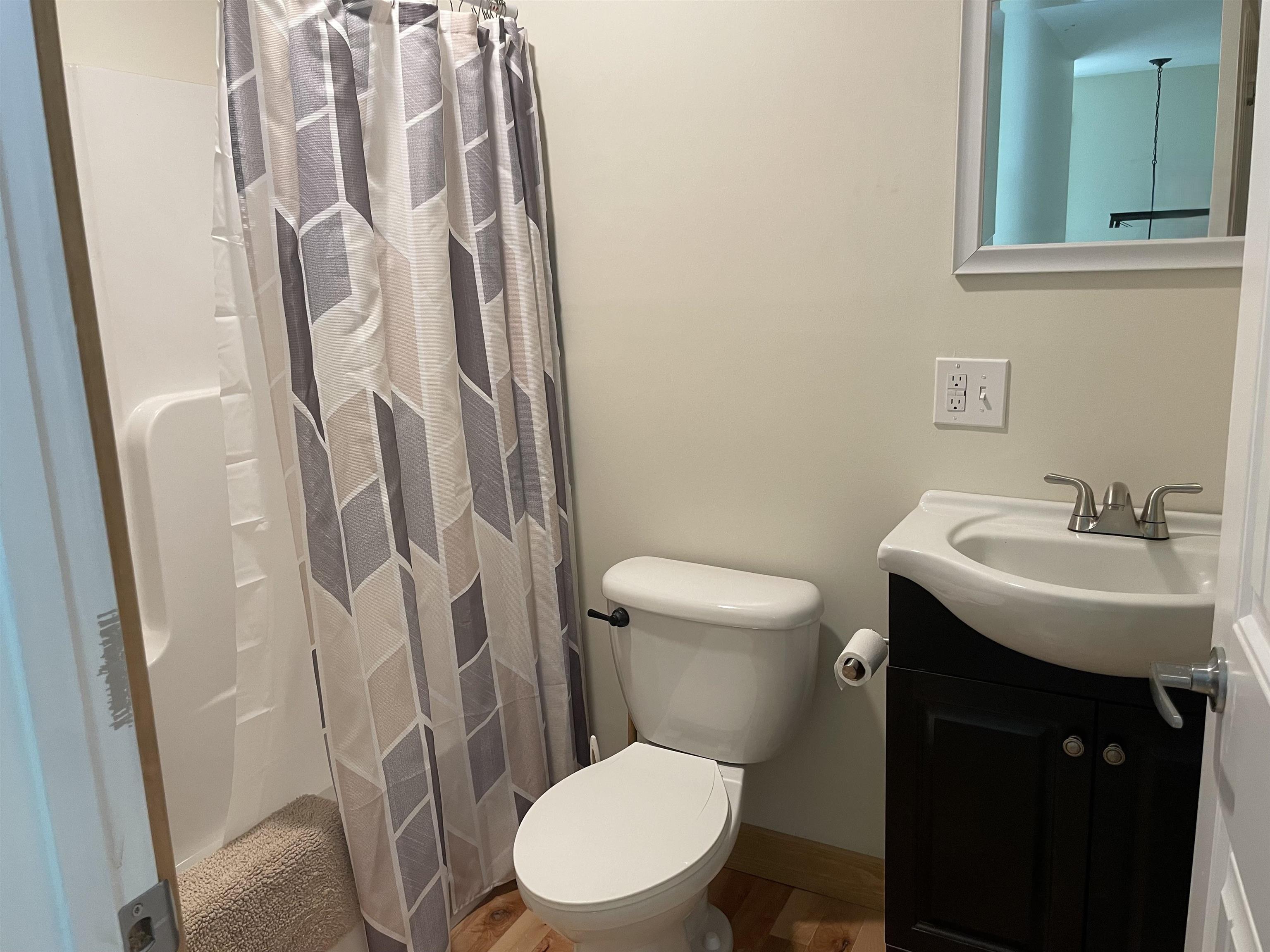 833 Lakeview Drive Property Photo 5