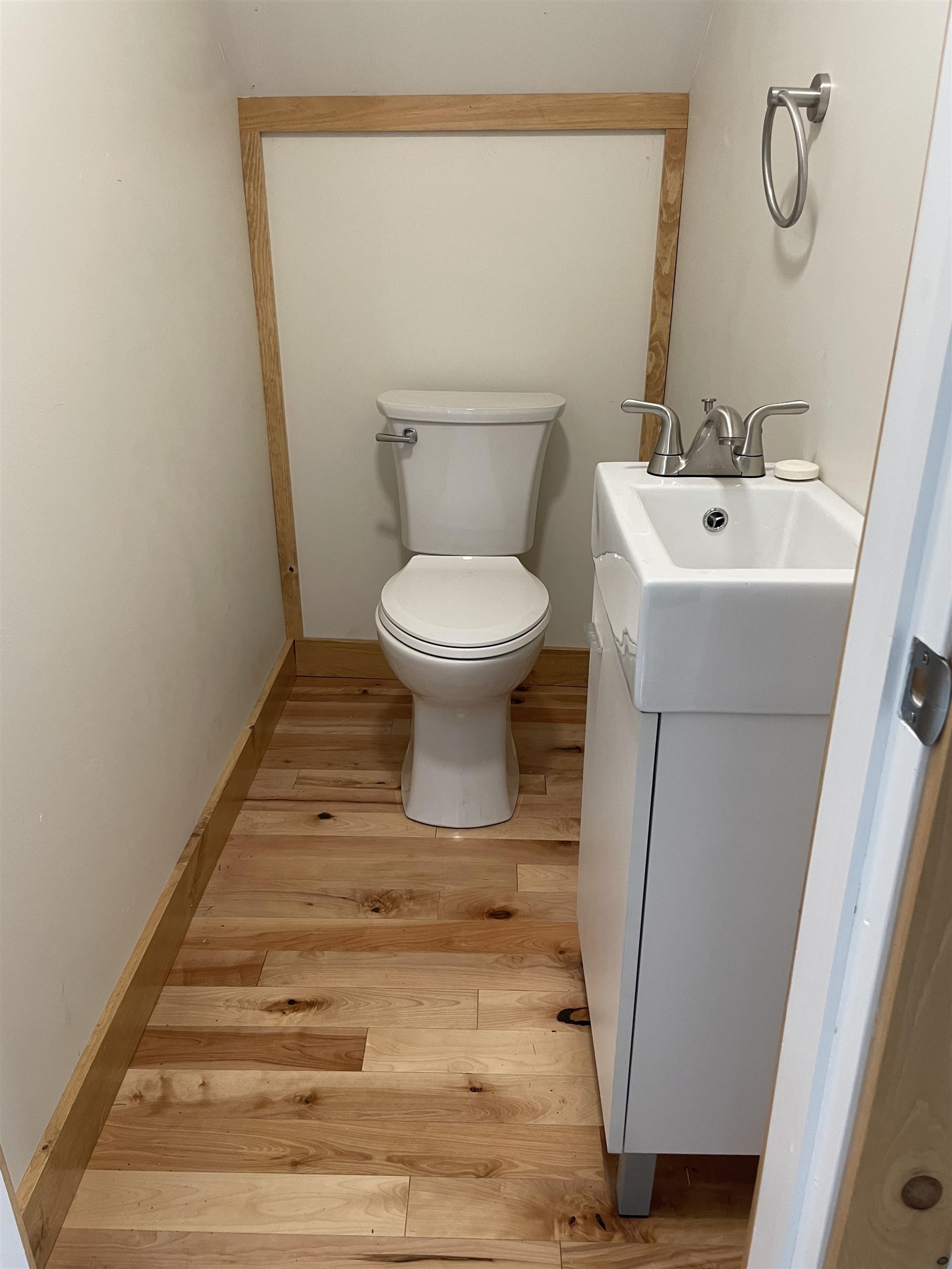 833 Lakeview Drive Property Photo 8