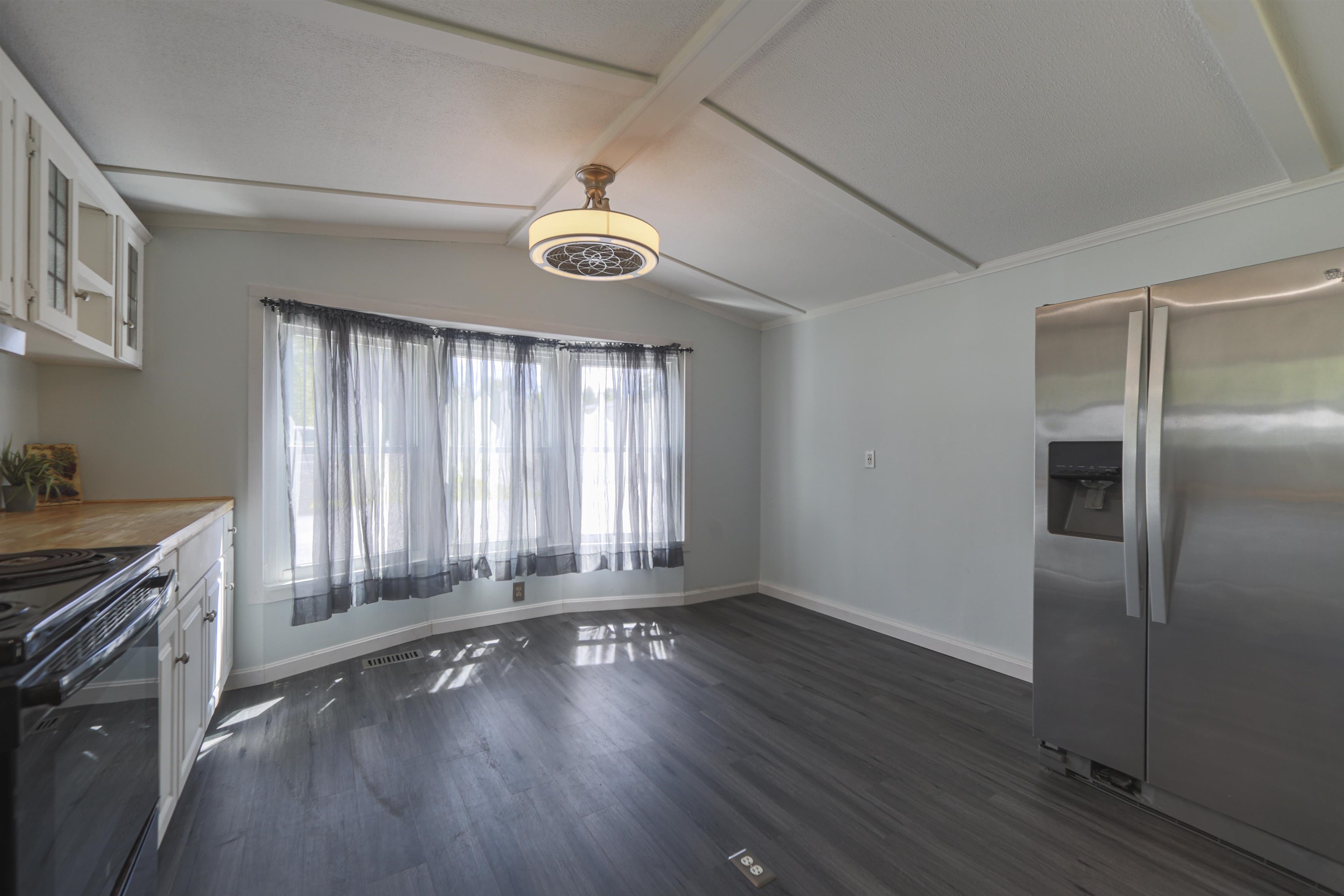 8 Mark Drive Property Photo 10