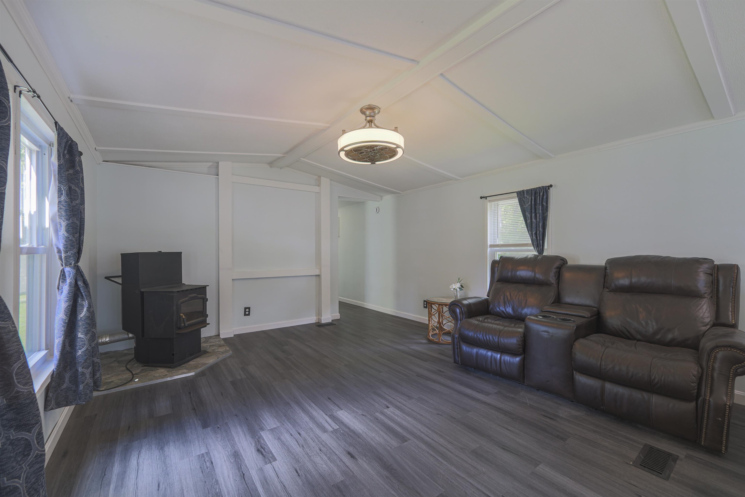 8 Mark Drive Property Photo 13