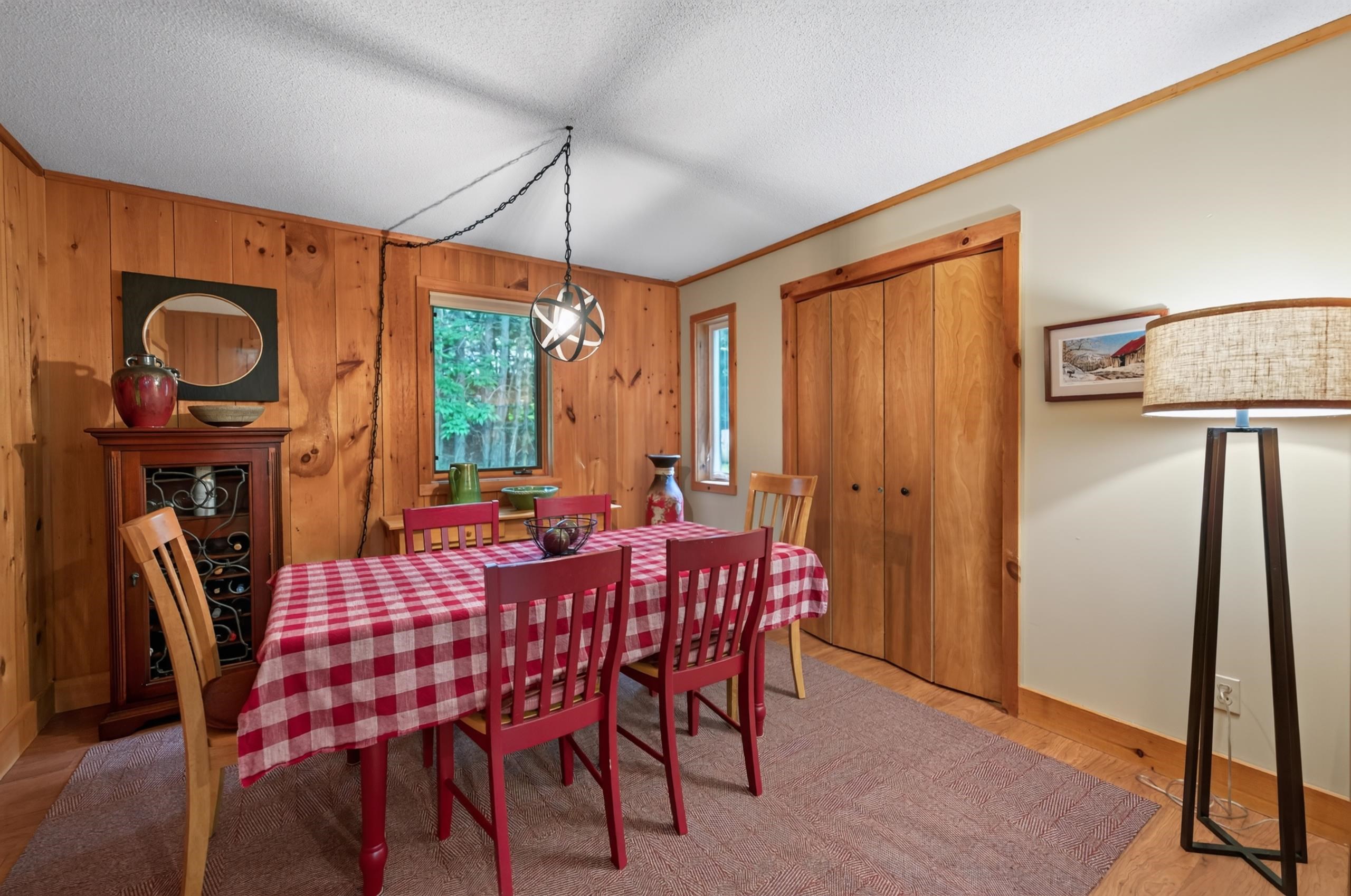 77 Villager Loop Property Photo 8