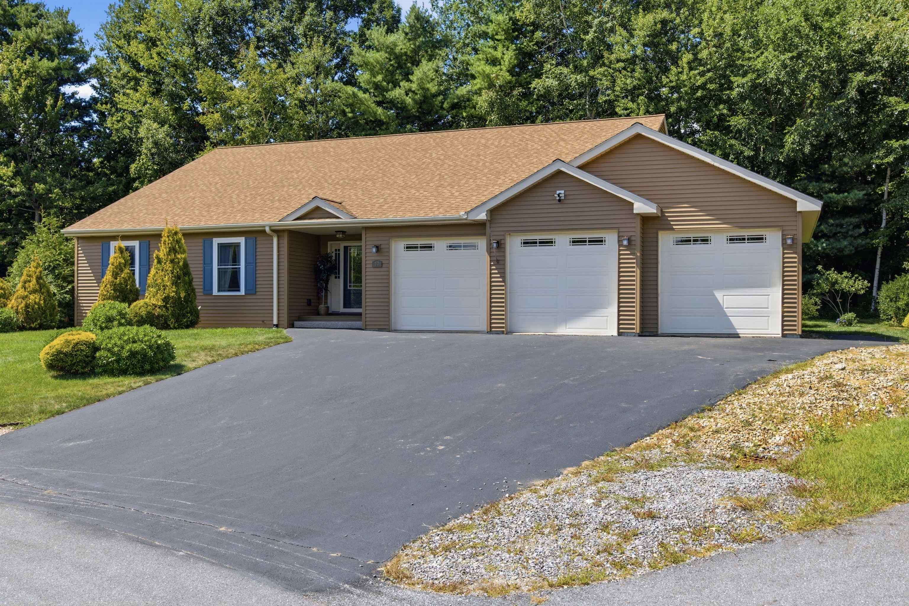 77 Linny Lane Property Photo 2