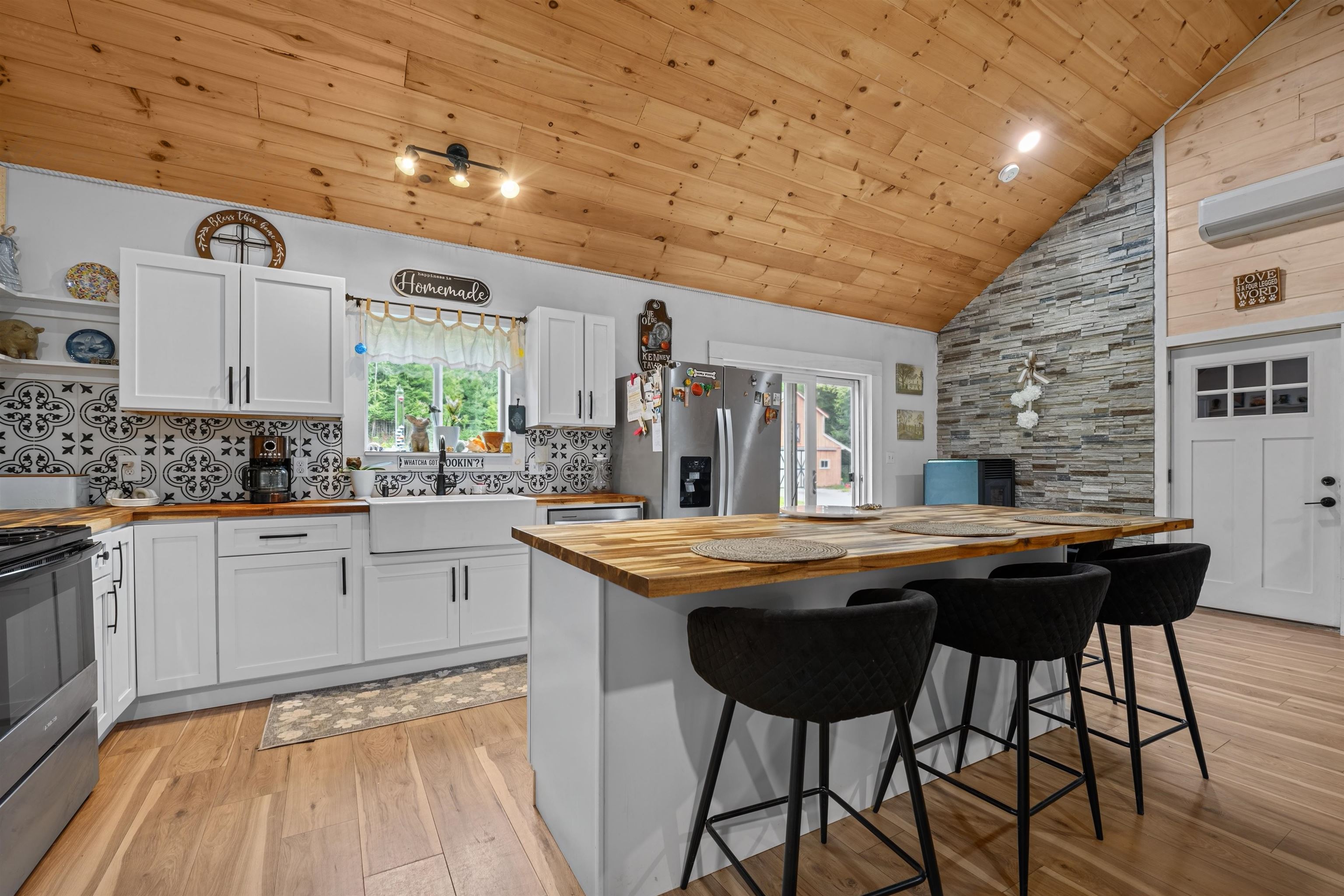 263 Milan Road Property Photo 1