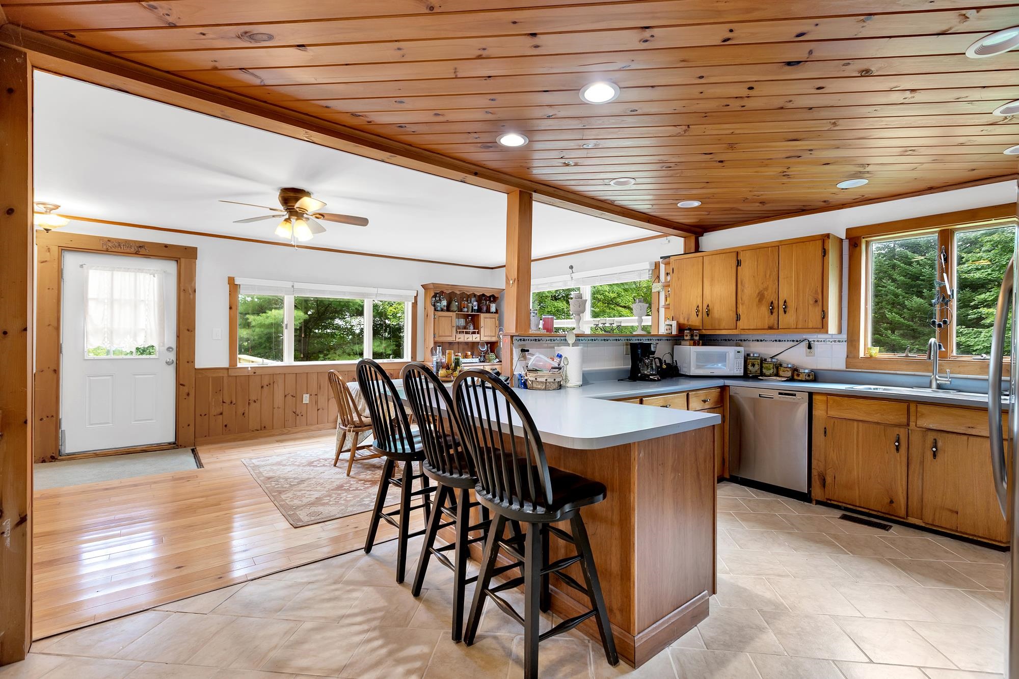 2679 Healdville Road Property Photo 7