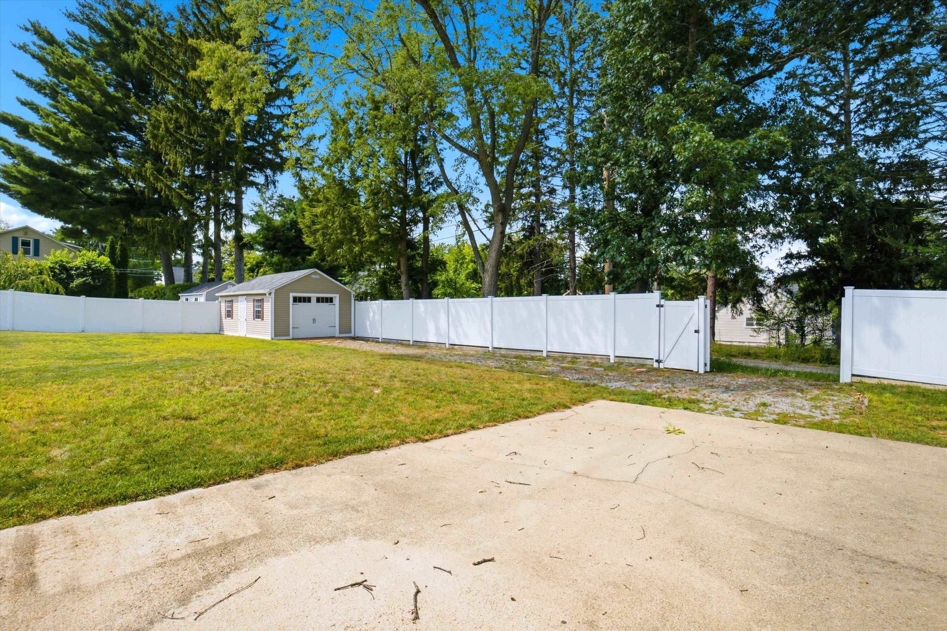 12 Pine Hill Avenue Property Photo 42