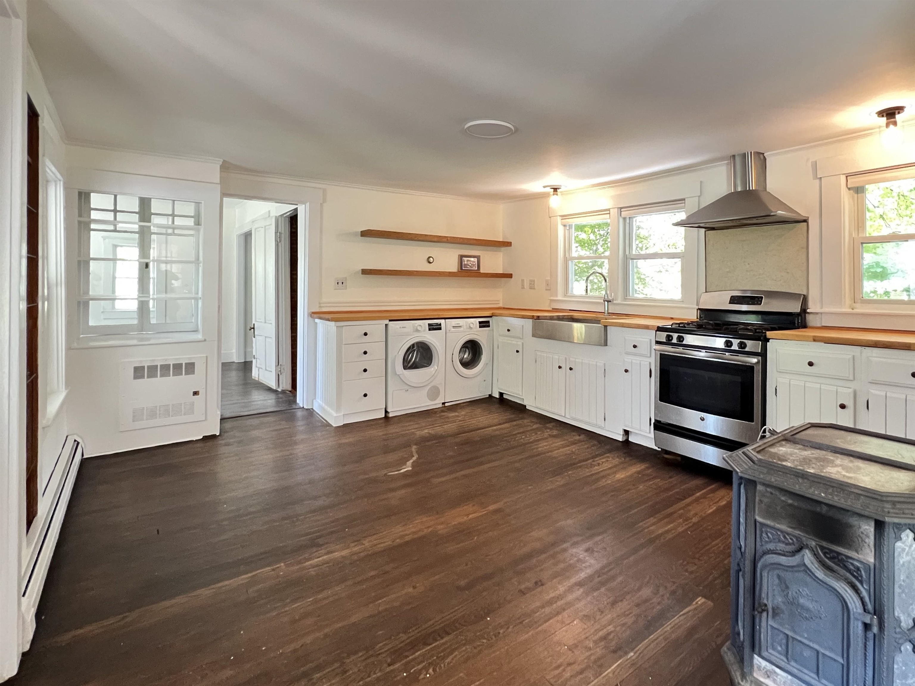 10 Pleasant Street Property Photo 3