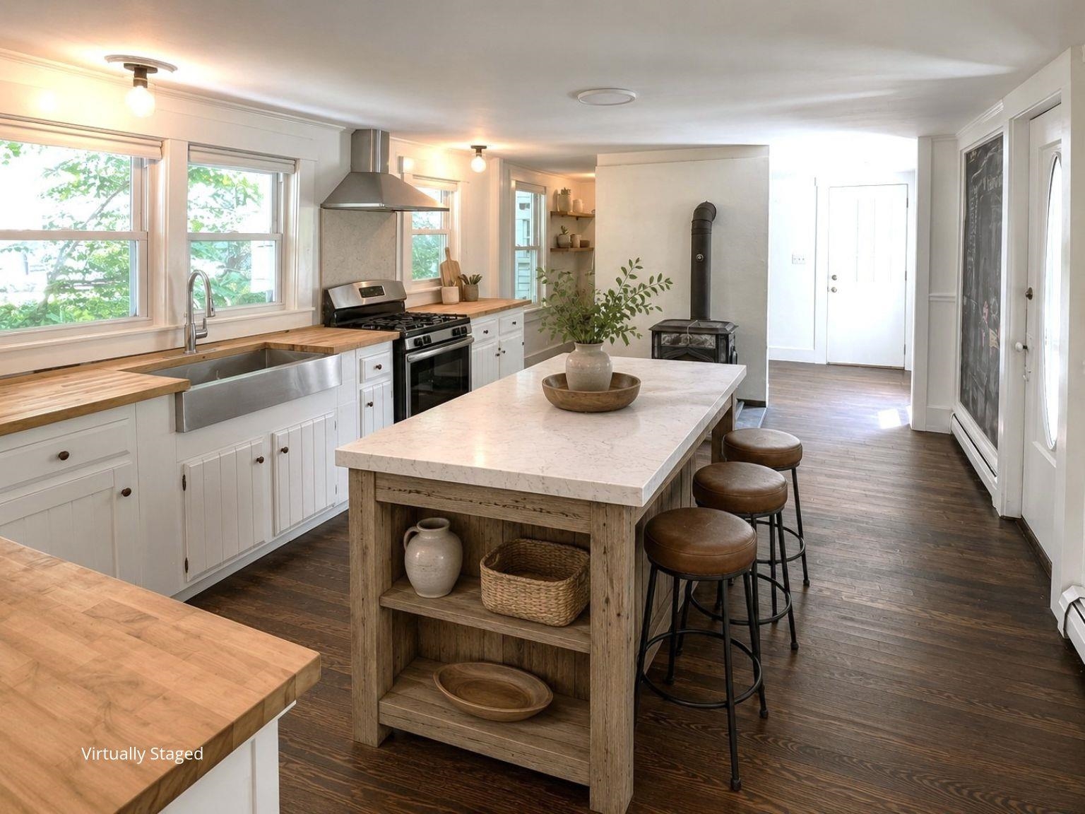 10 Pleasant Street Property Photo 6
