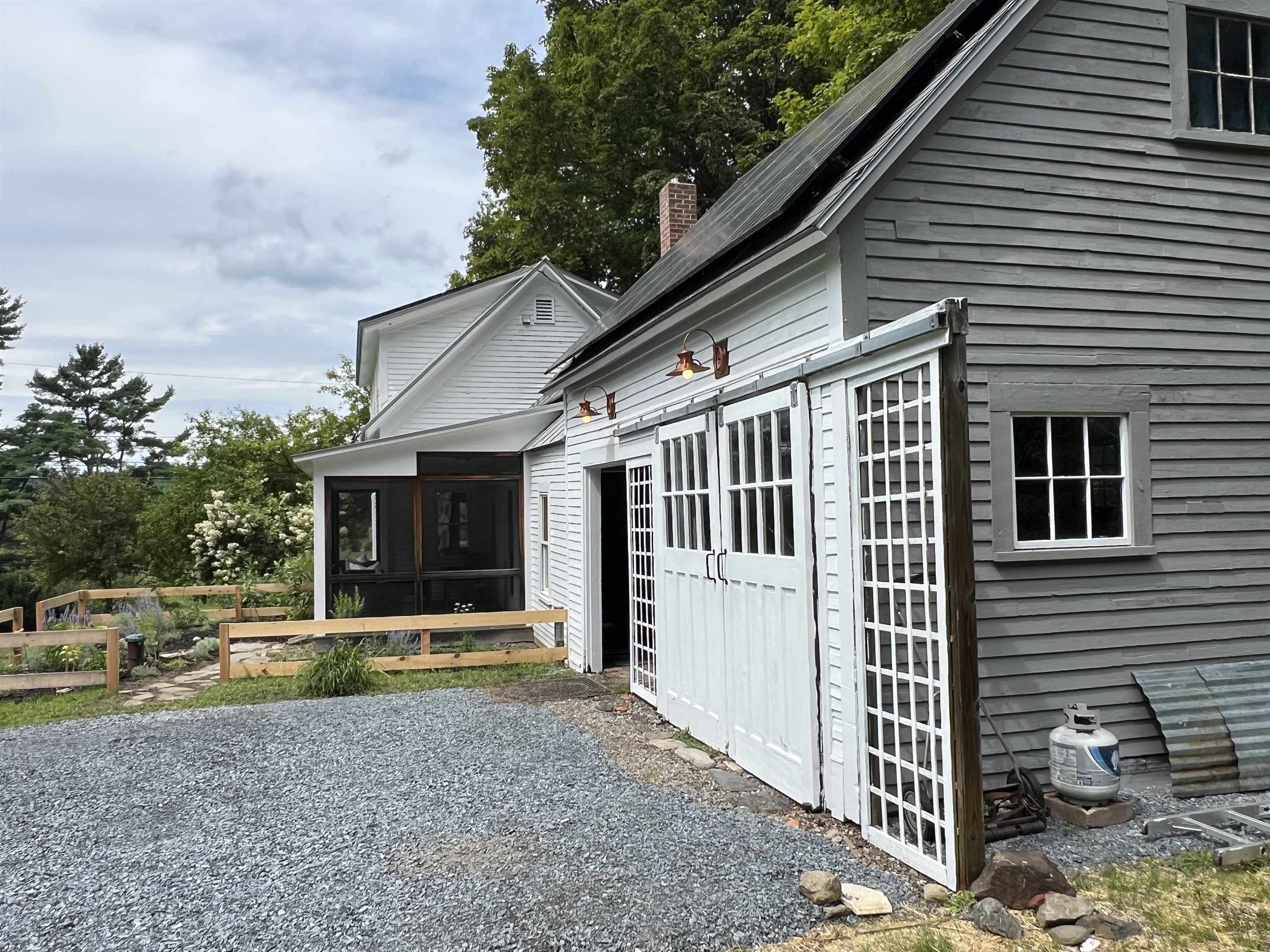 10 Pleasant Street Property Photo 28