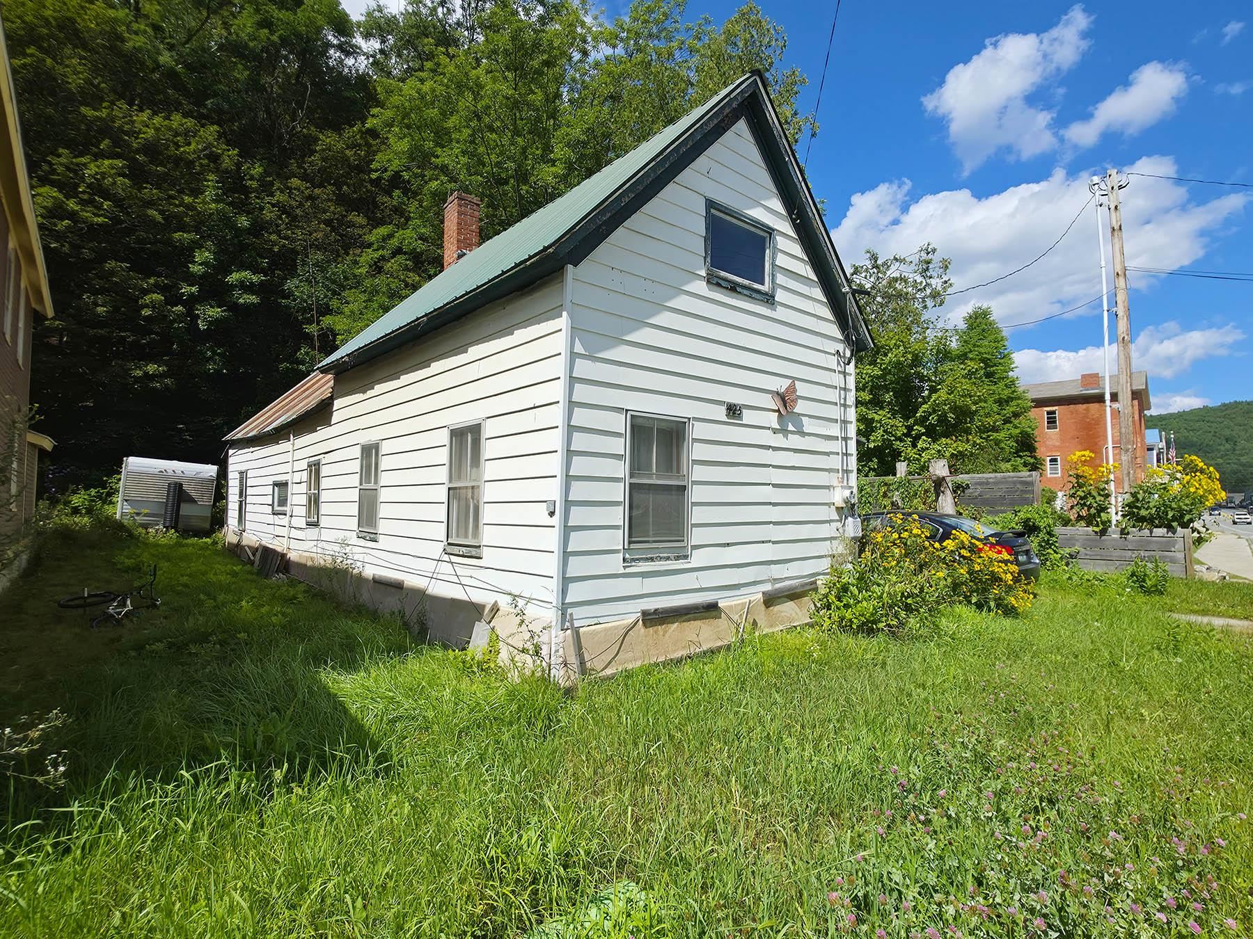 425 Main Street Property Photo 2
