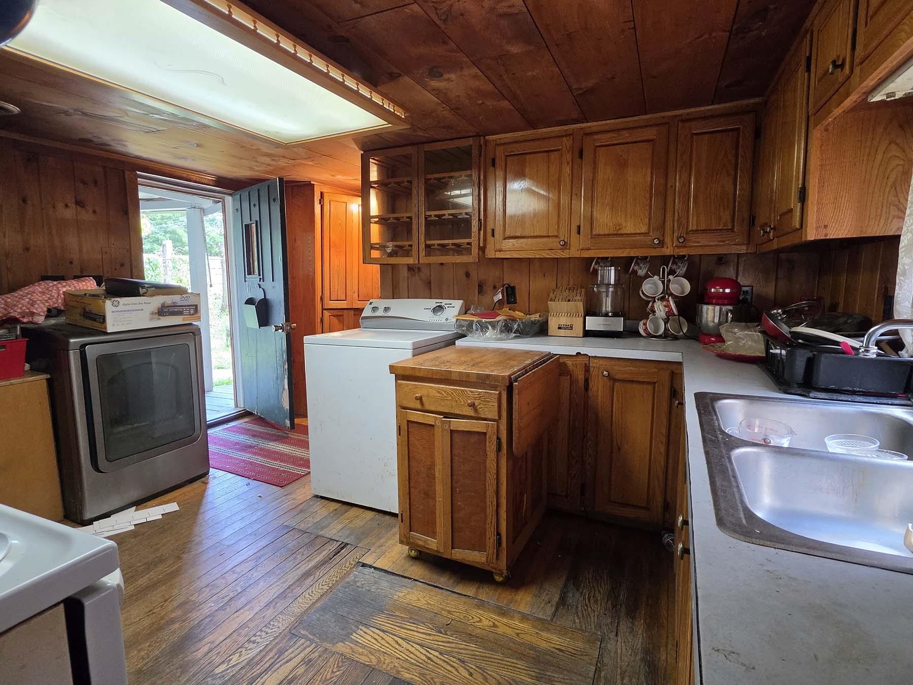 425 Main Street Property Photo 5