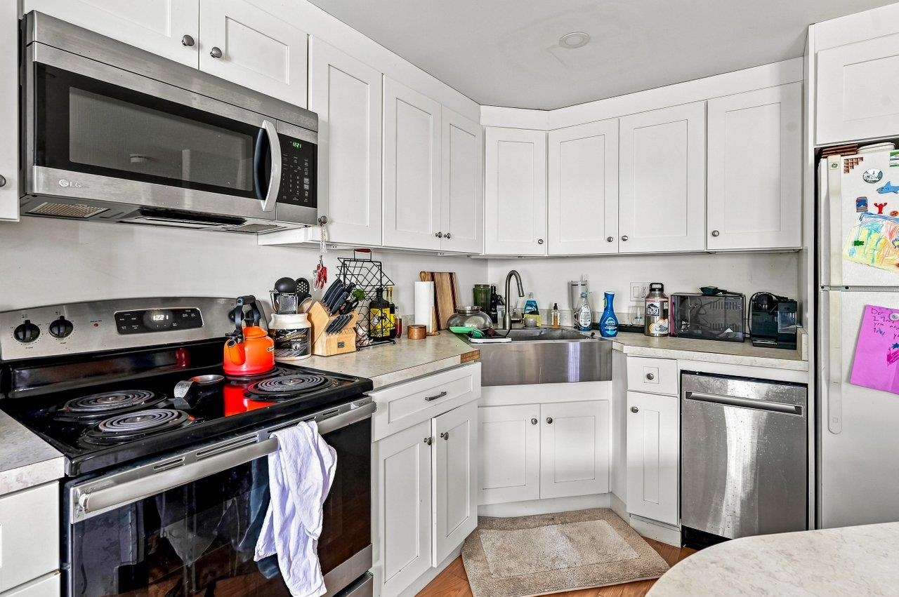 777 Middle Road Property Photo 3