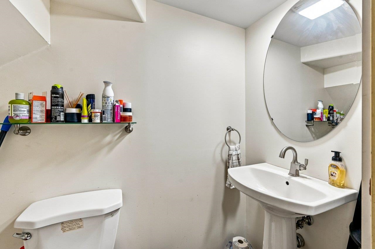 777 Middle Road Property Photo 4
