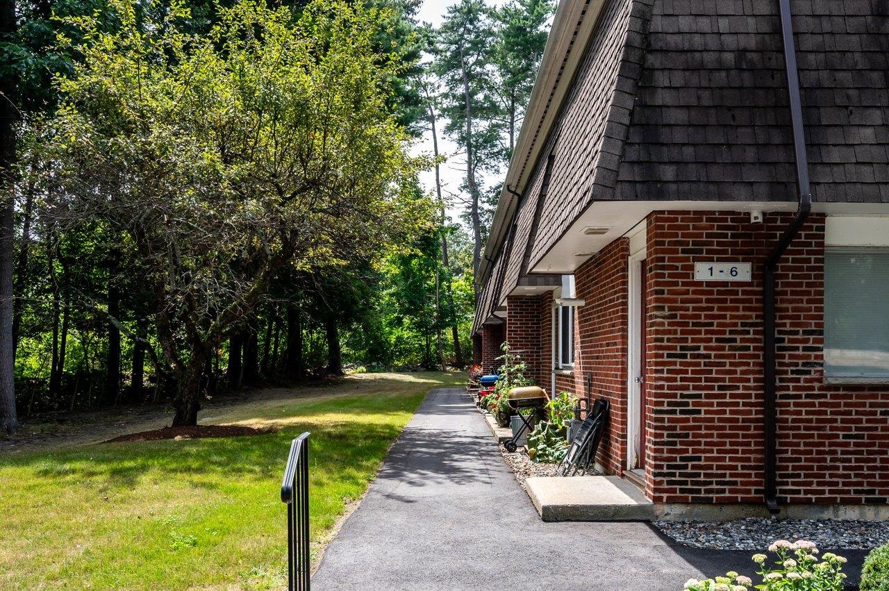 777 Middle Road Property Photo 12