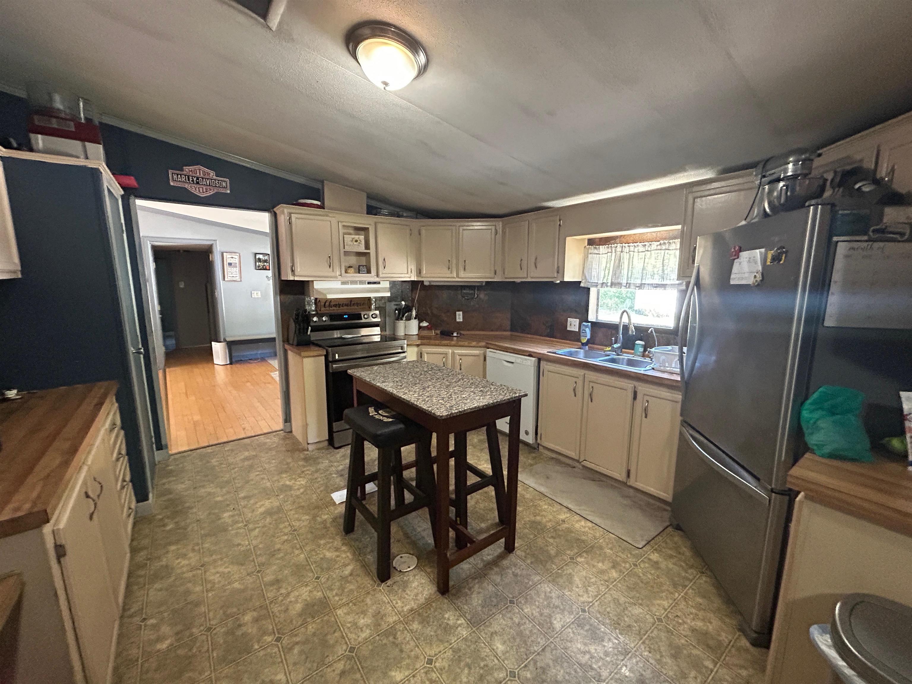 49 Limestone Lane Property Photo 3